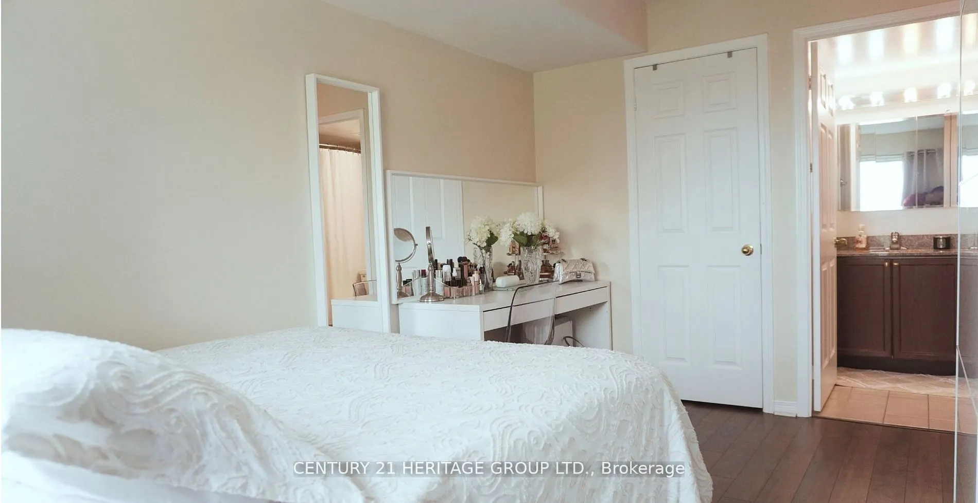 185 Oneida Crescent, #816