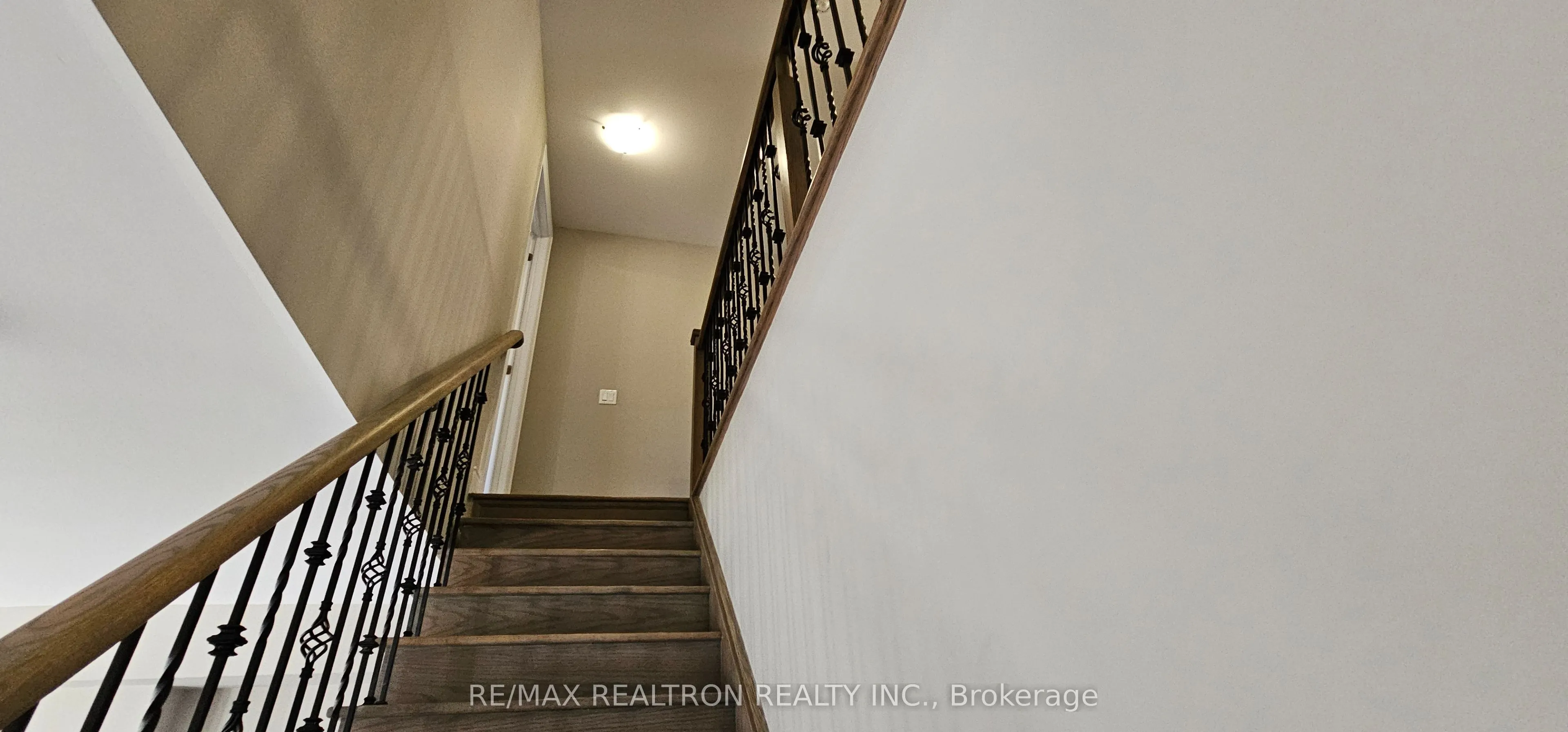 12 Isabella Peach Drive