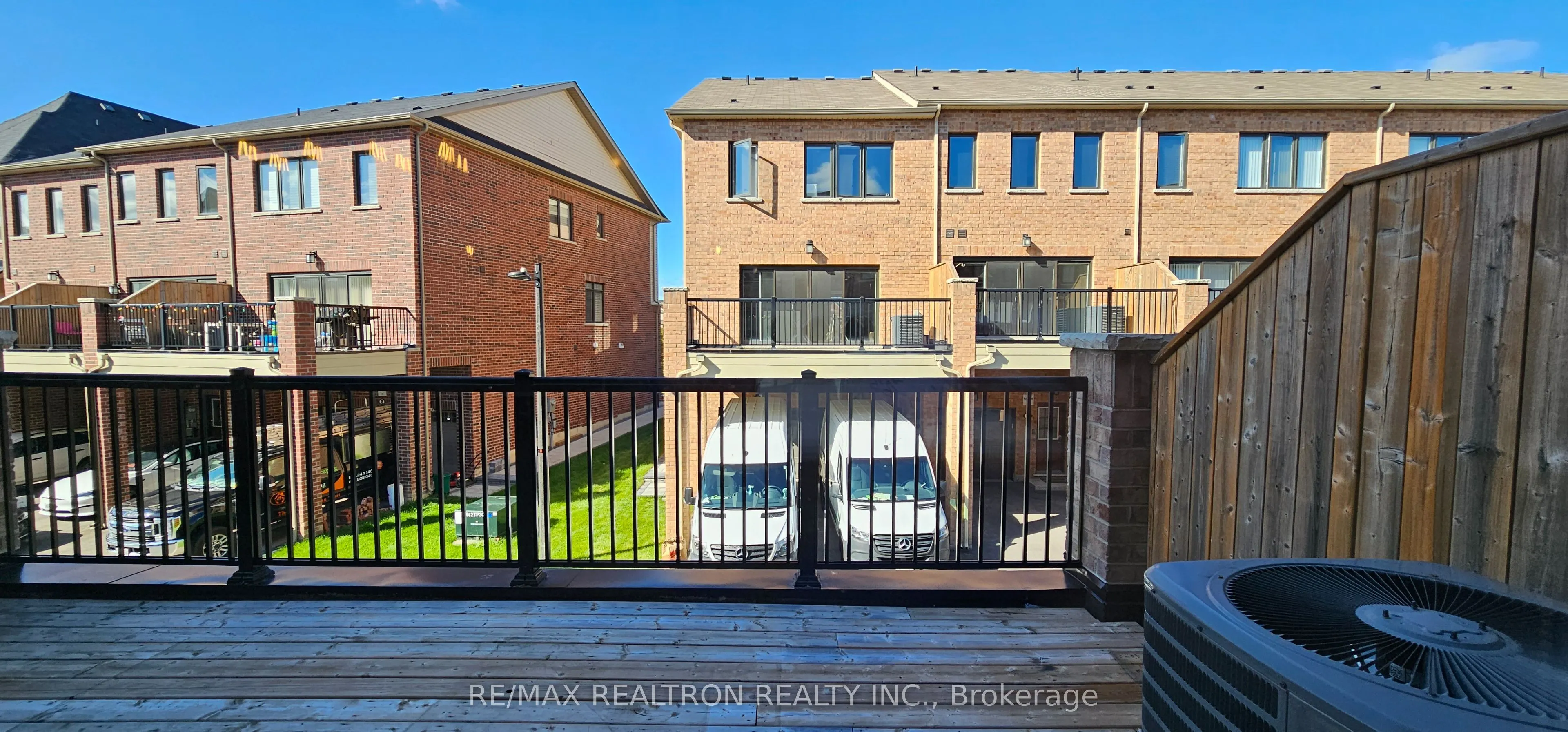 12 Isabella Peach Drive