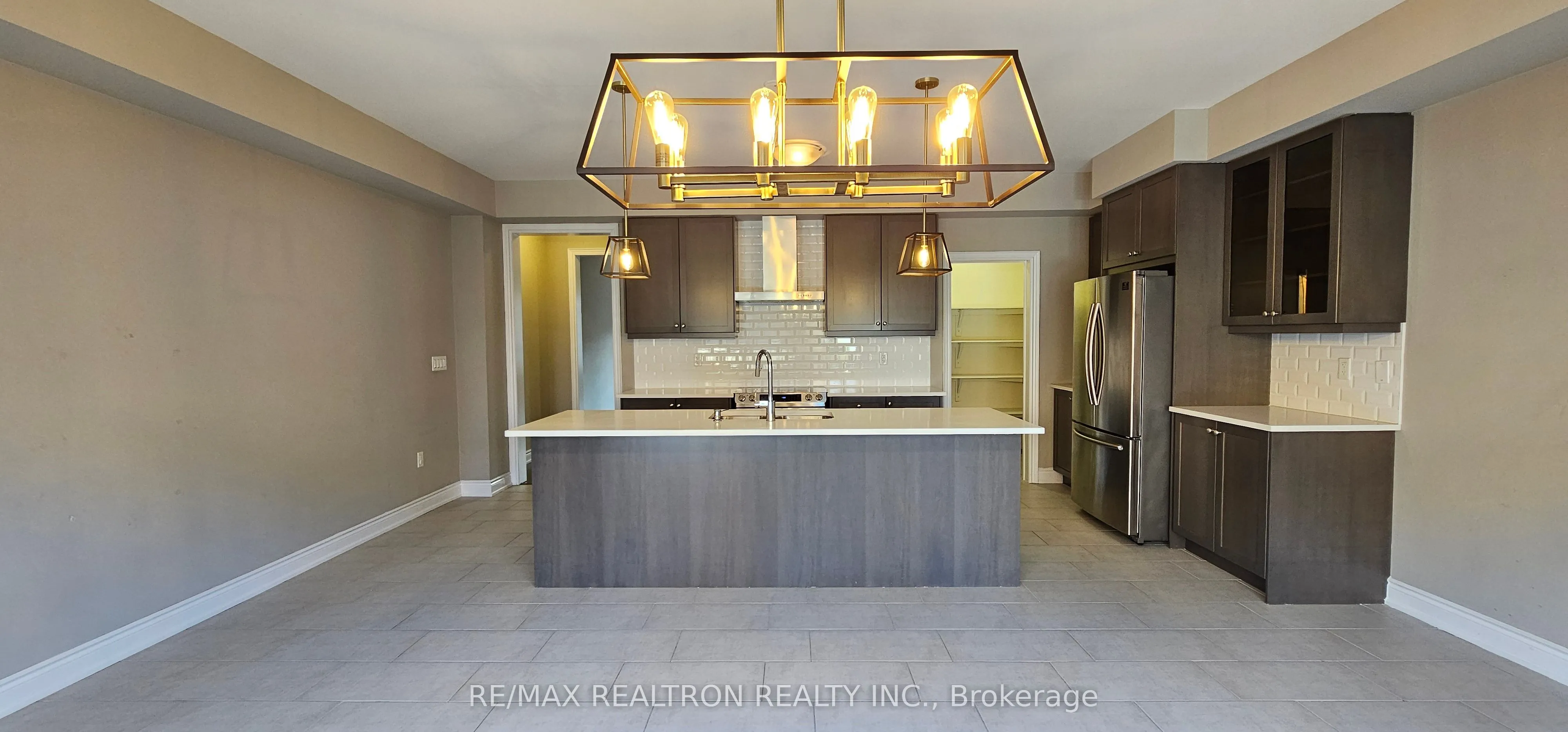 12 Isabella Peach Drive