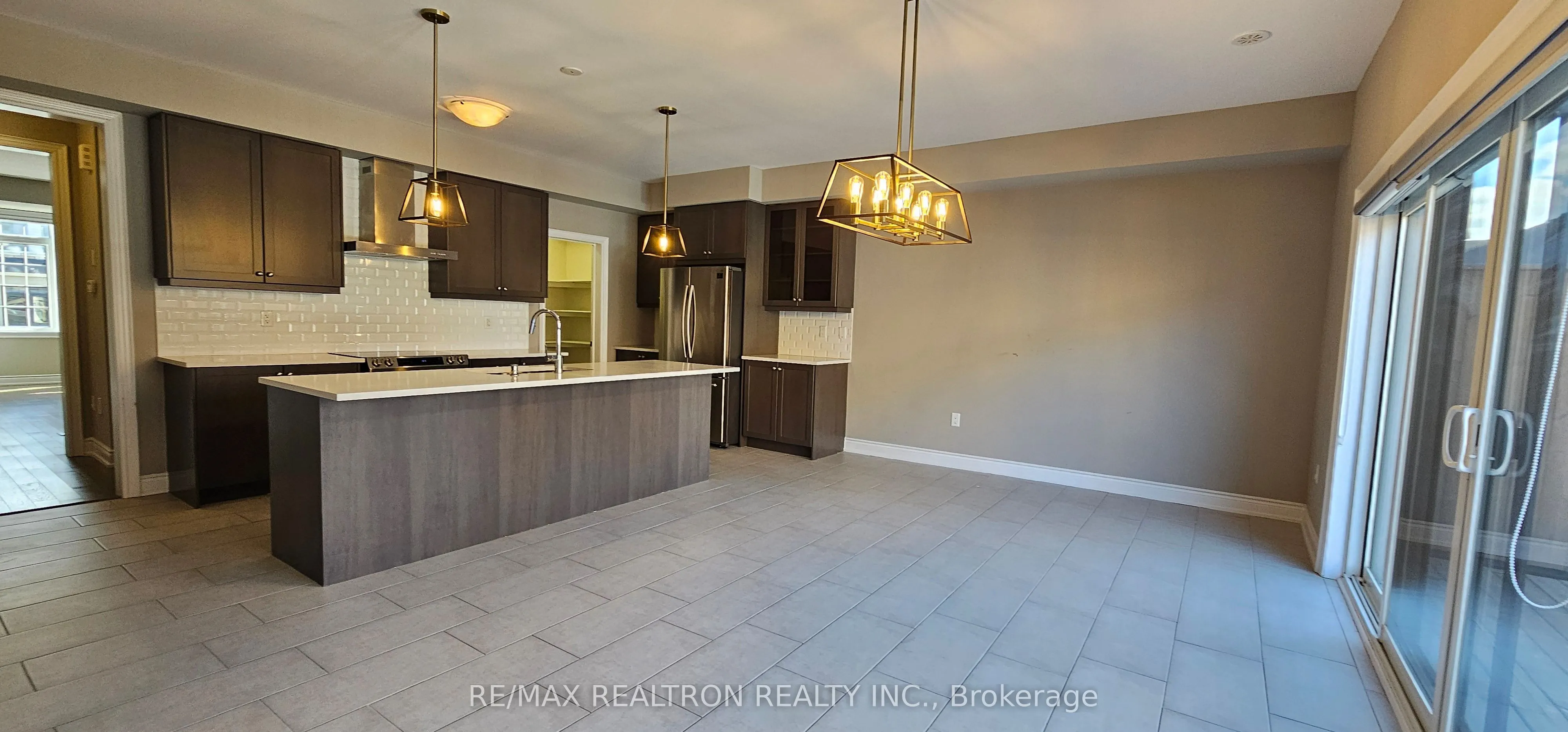 12 Isabella Peach Drive