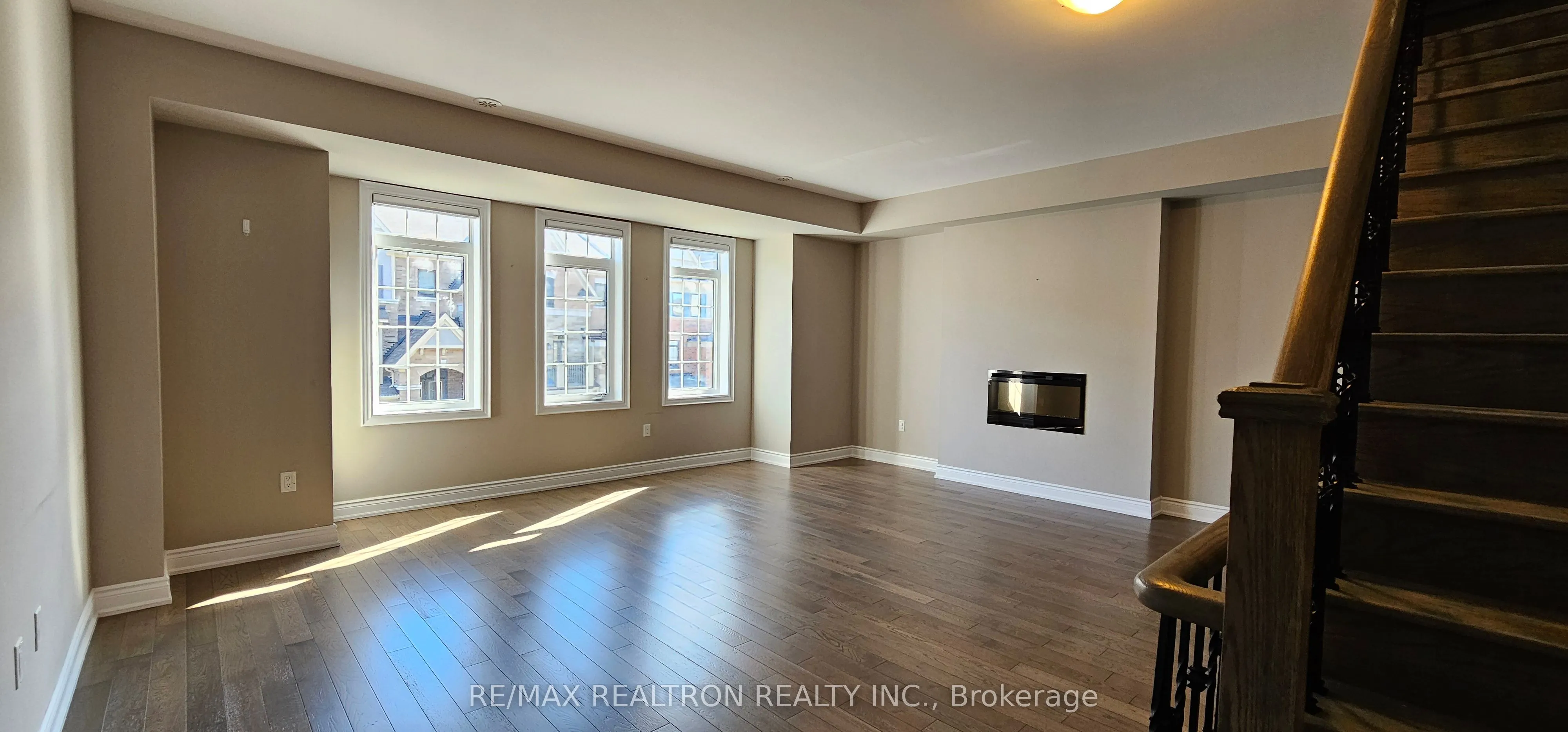 12 Isabella Peach Drive