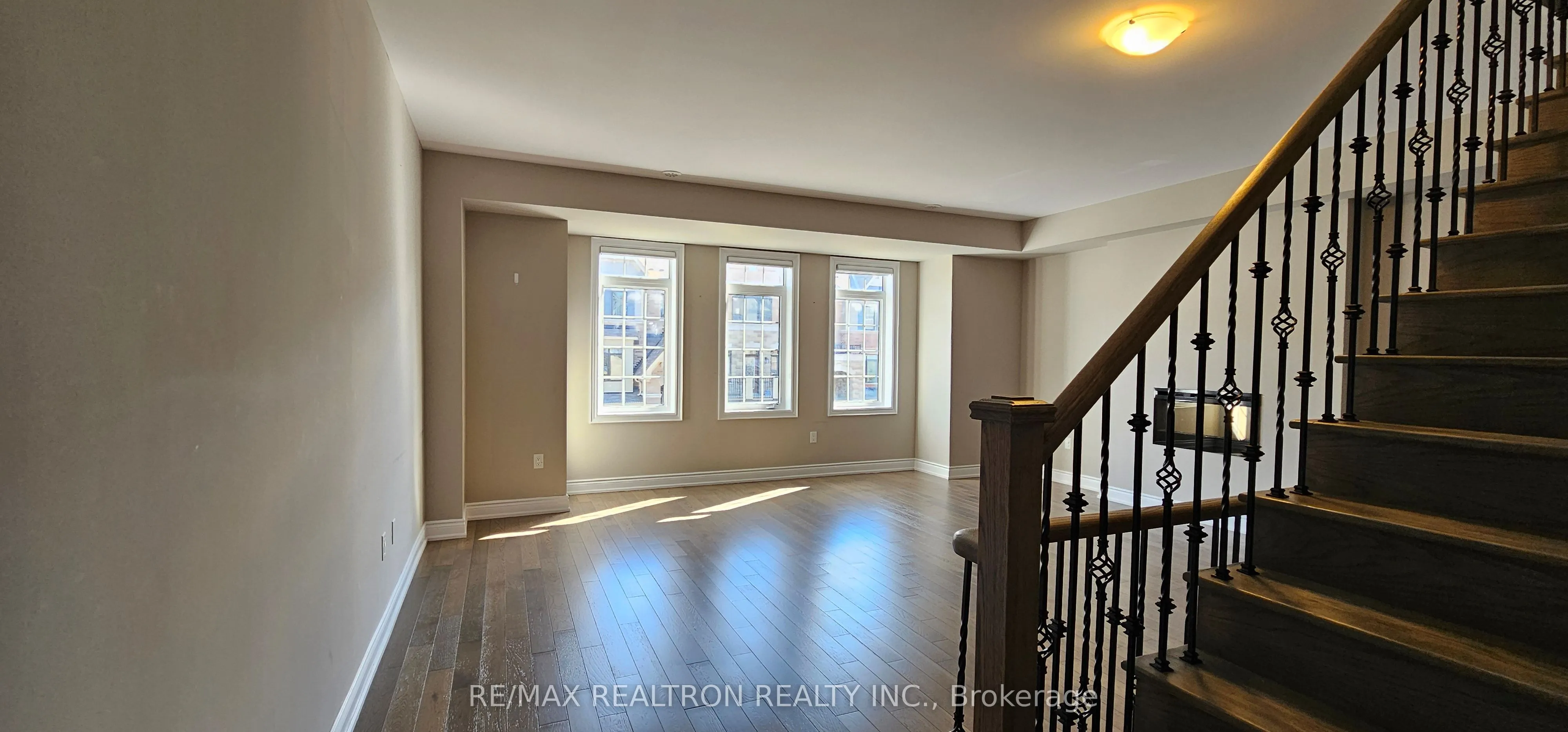 12 Isabella Peach Drive