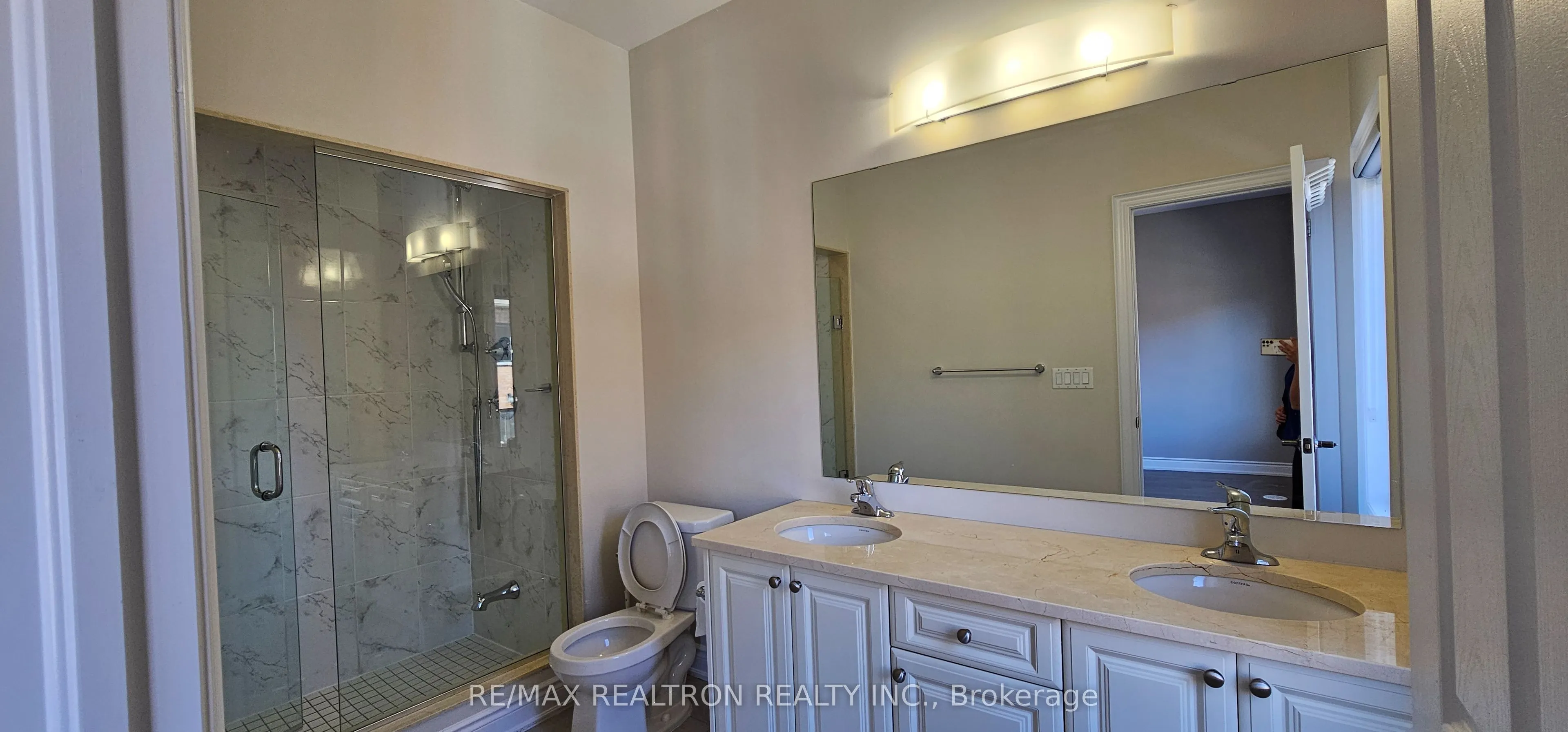12 Isabella Peach Drive