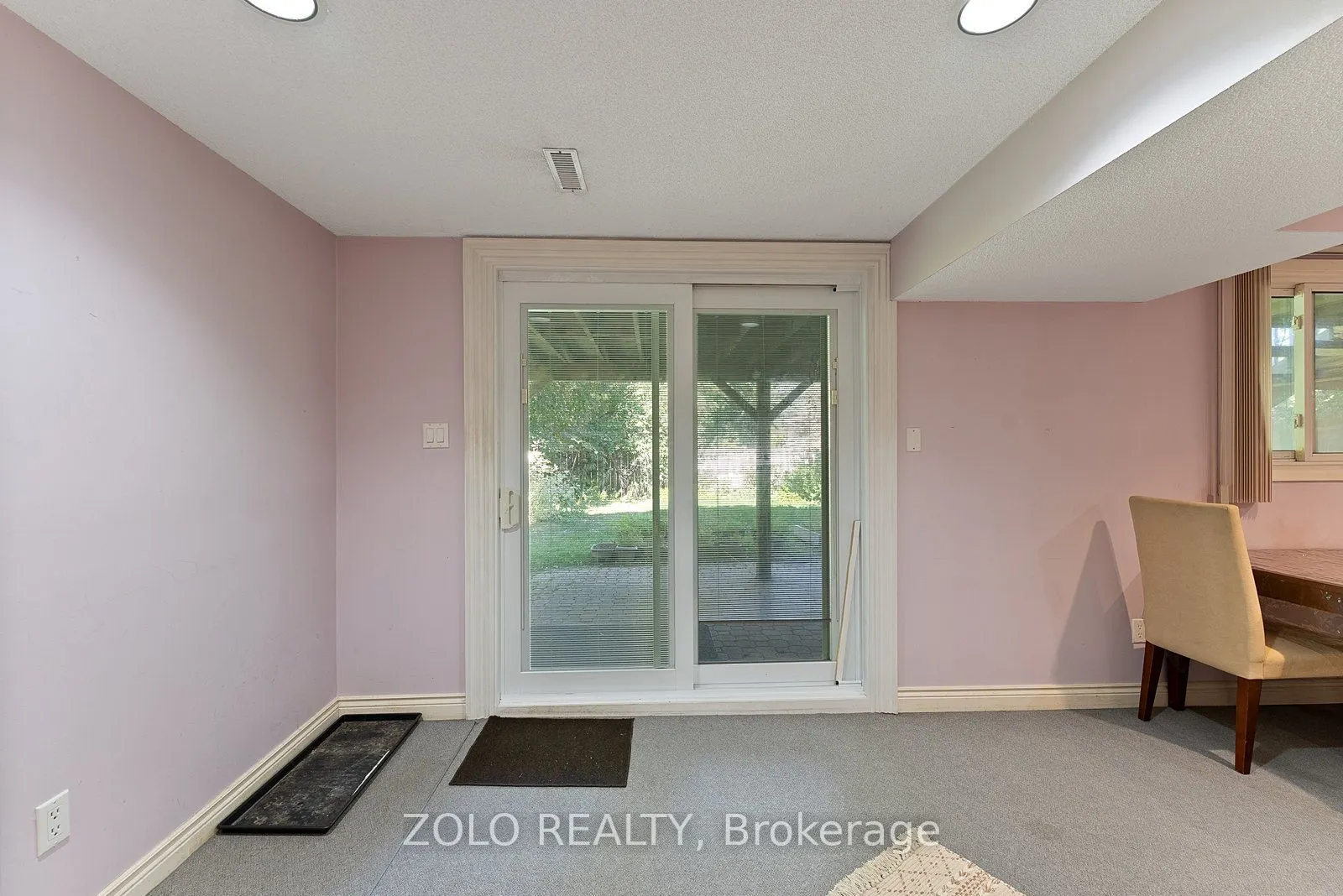 27 Abraham Avenue N, #Basement W/O