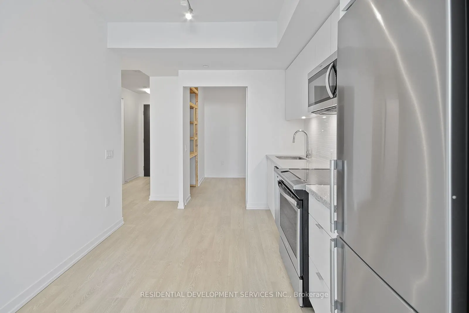 8868 Yonge Street, #215E