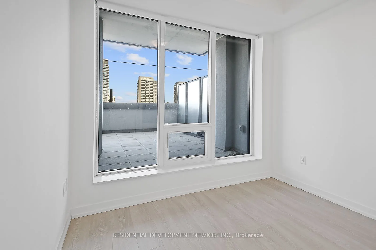 8868 Yonge Street, #215E