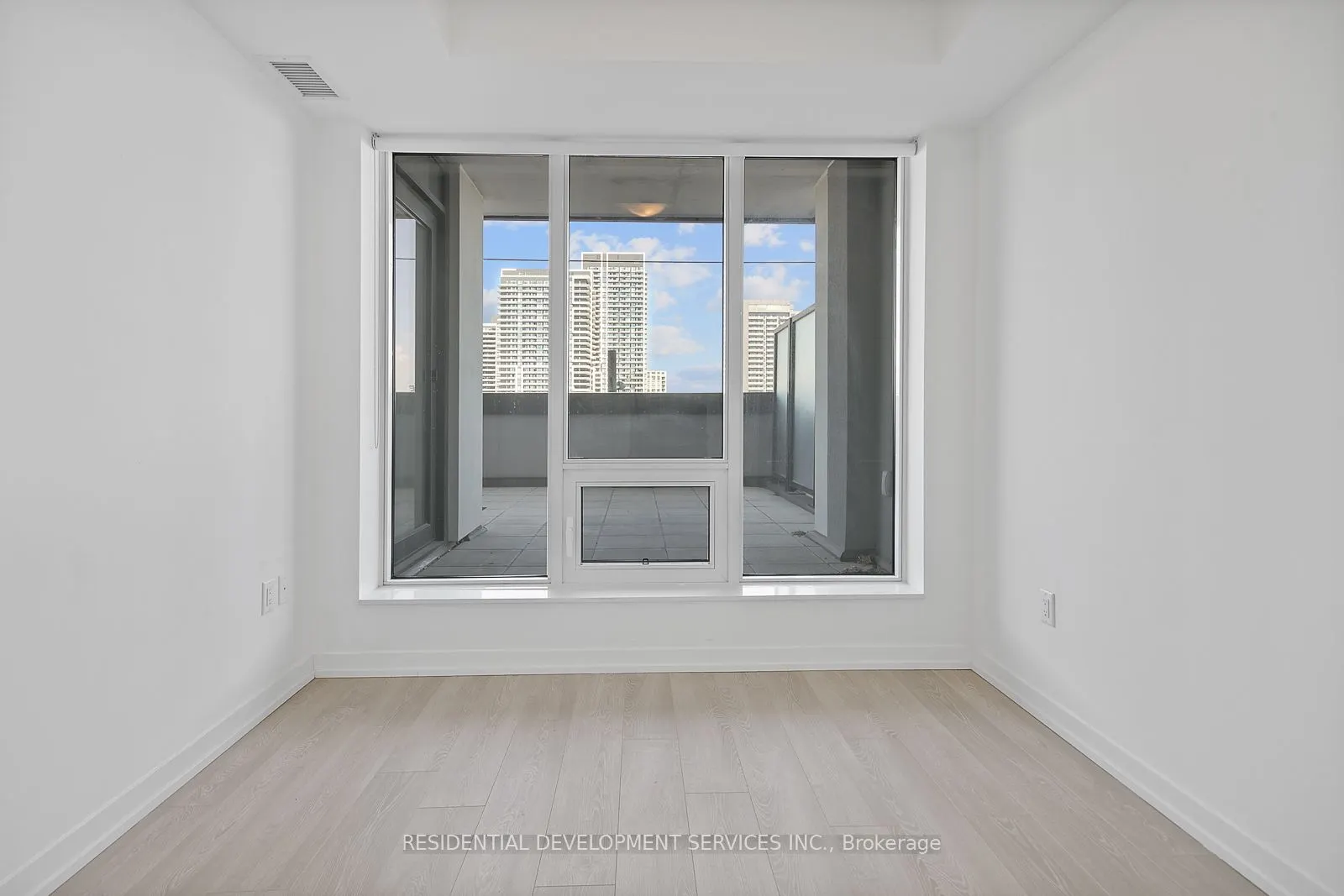 8868 Yonge Street, #215E