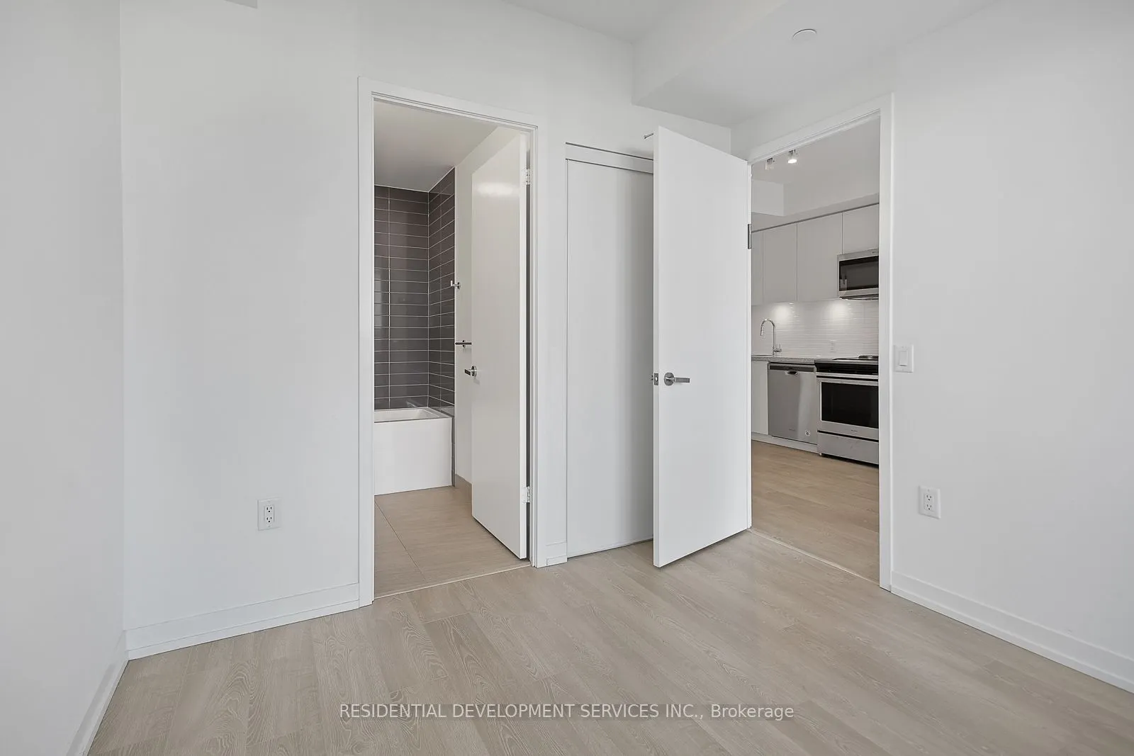 8868 Yonge Street, #215E