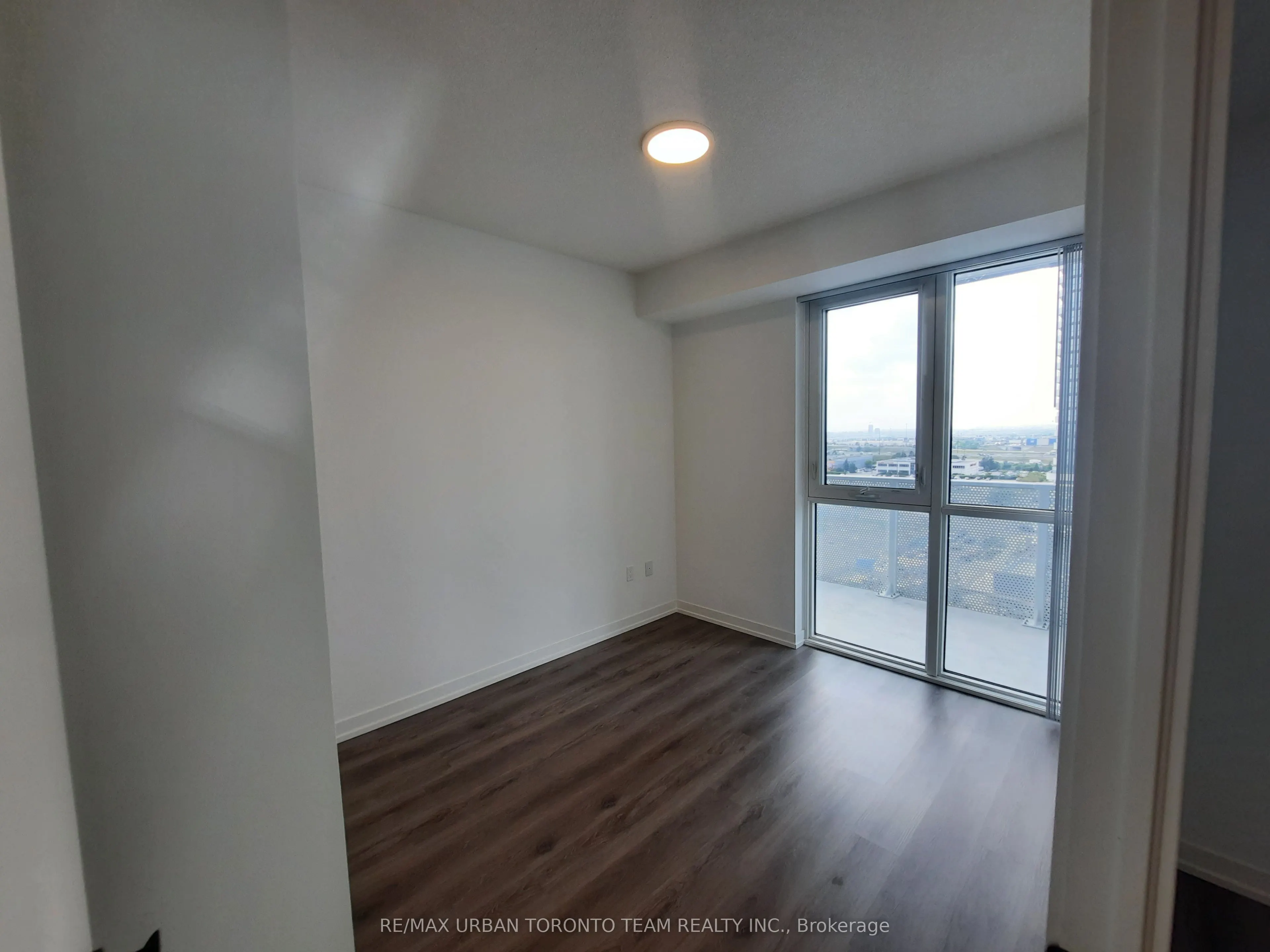 28 Interchange Way, #1015