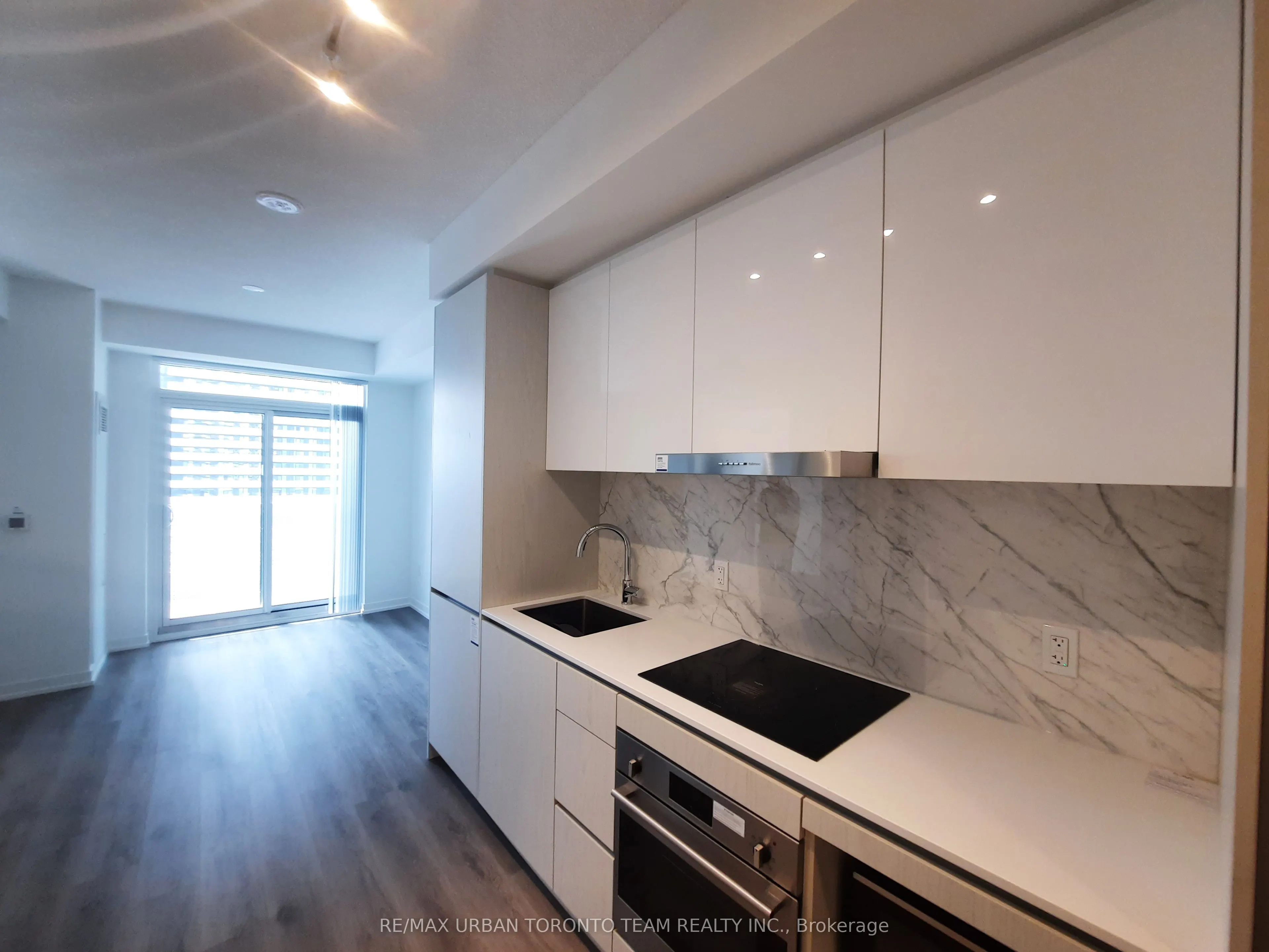 28 Interchange Way, #1015