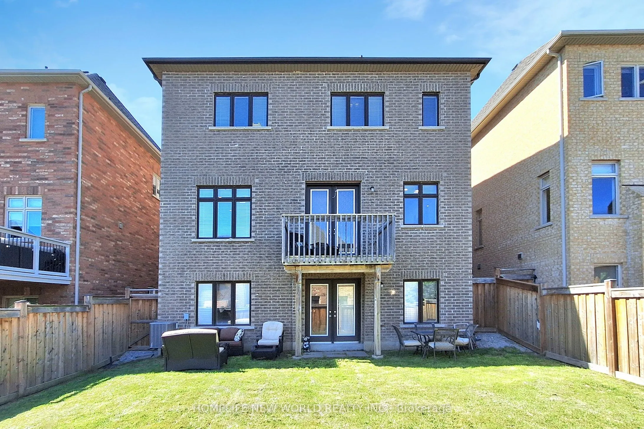 36 Strawbridge Farm Drive