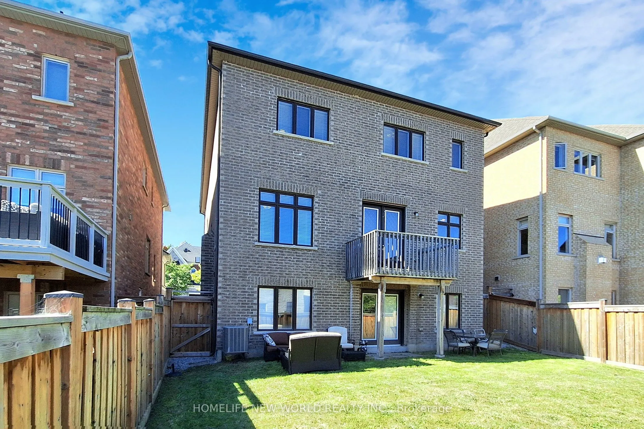 36 Strawbridge Farm Drive