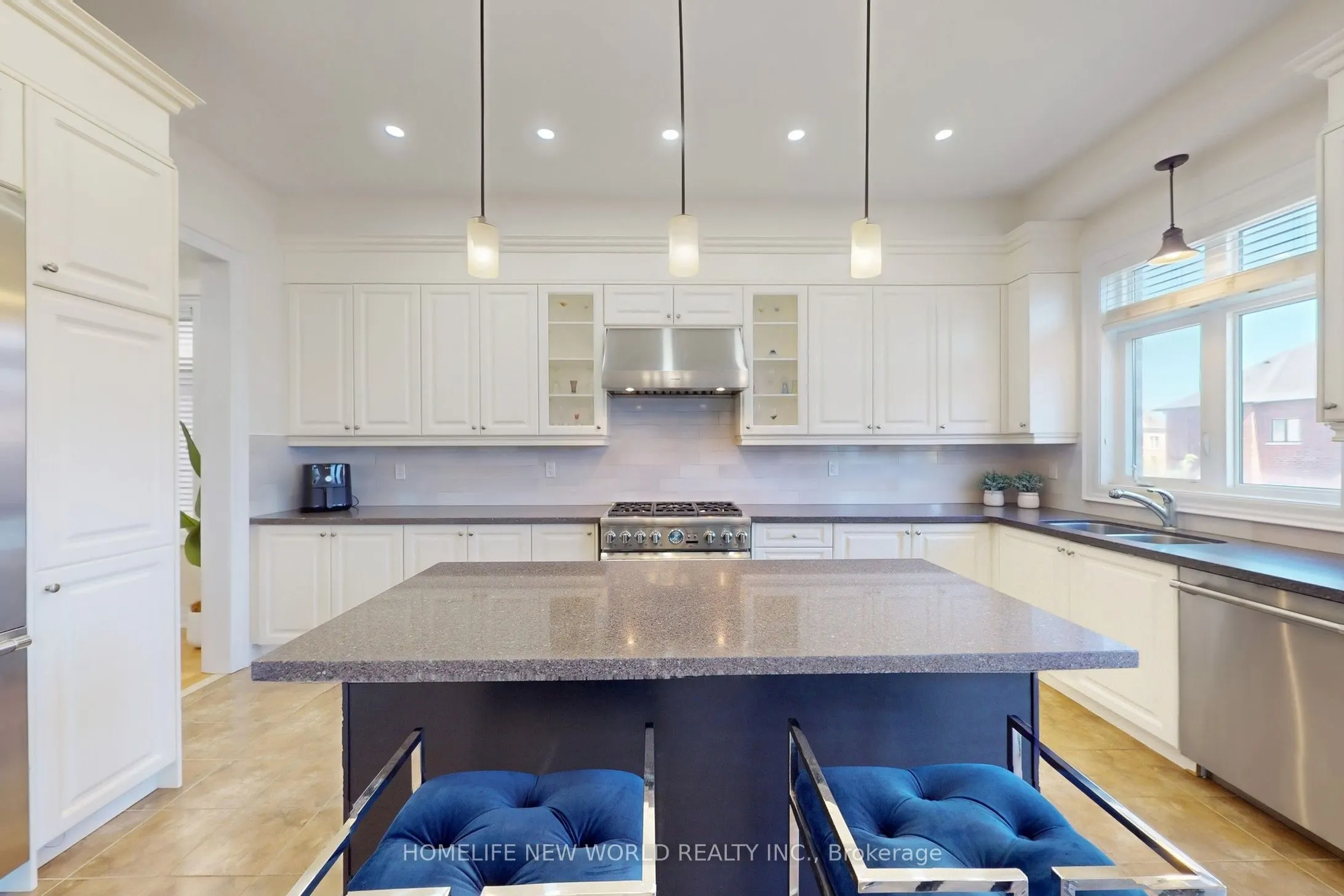 36 Strawbridge Farm Drive