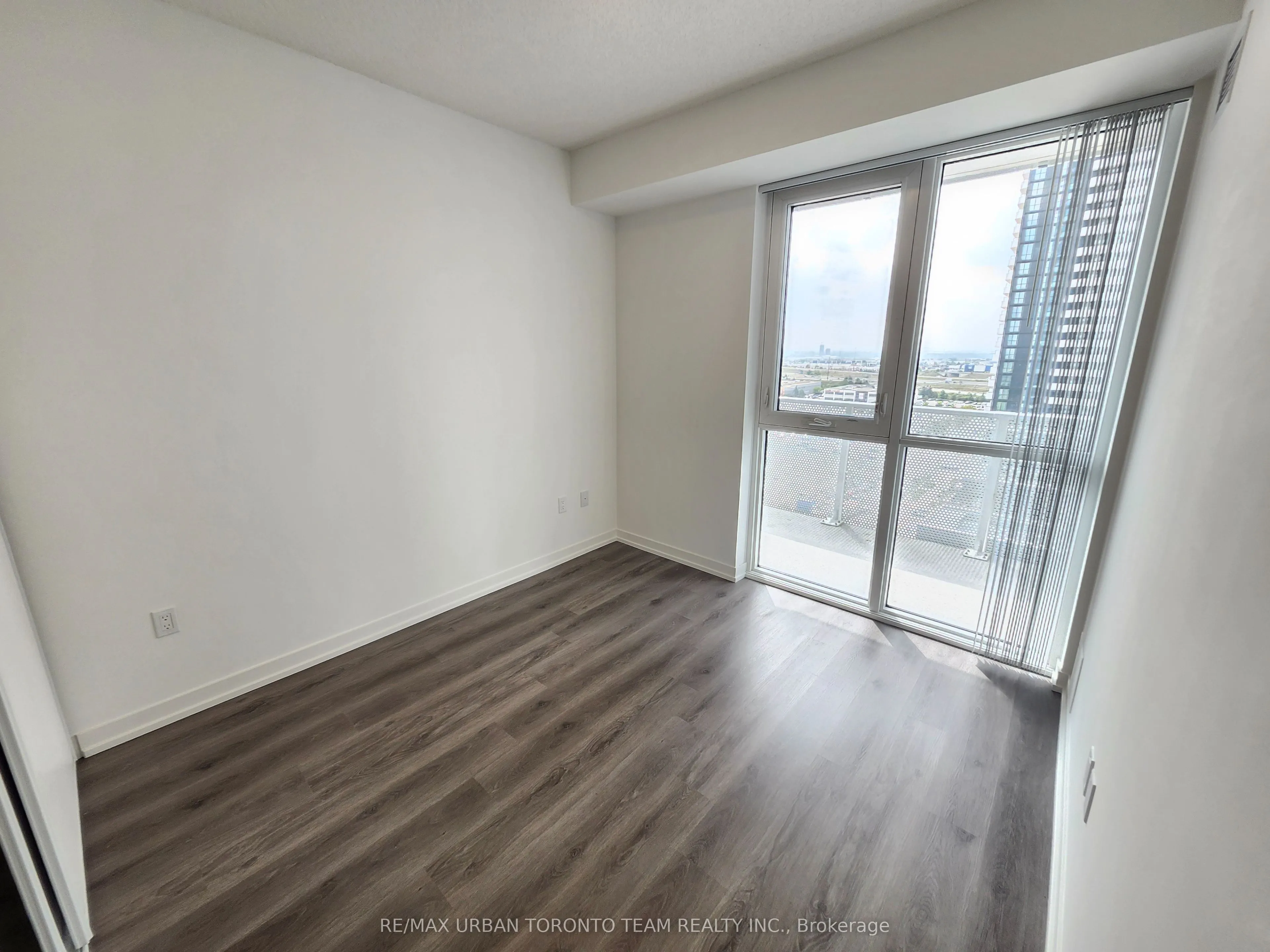 28 Interchange Way, #1215