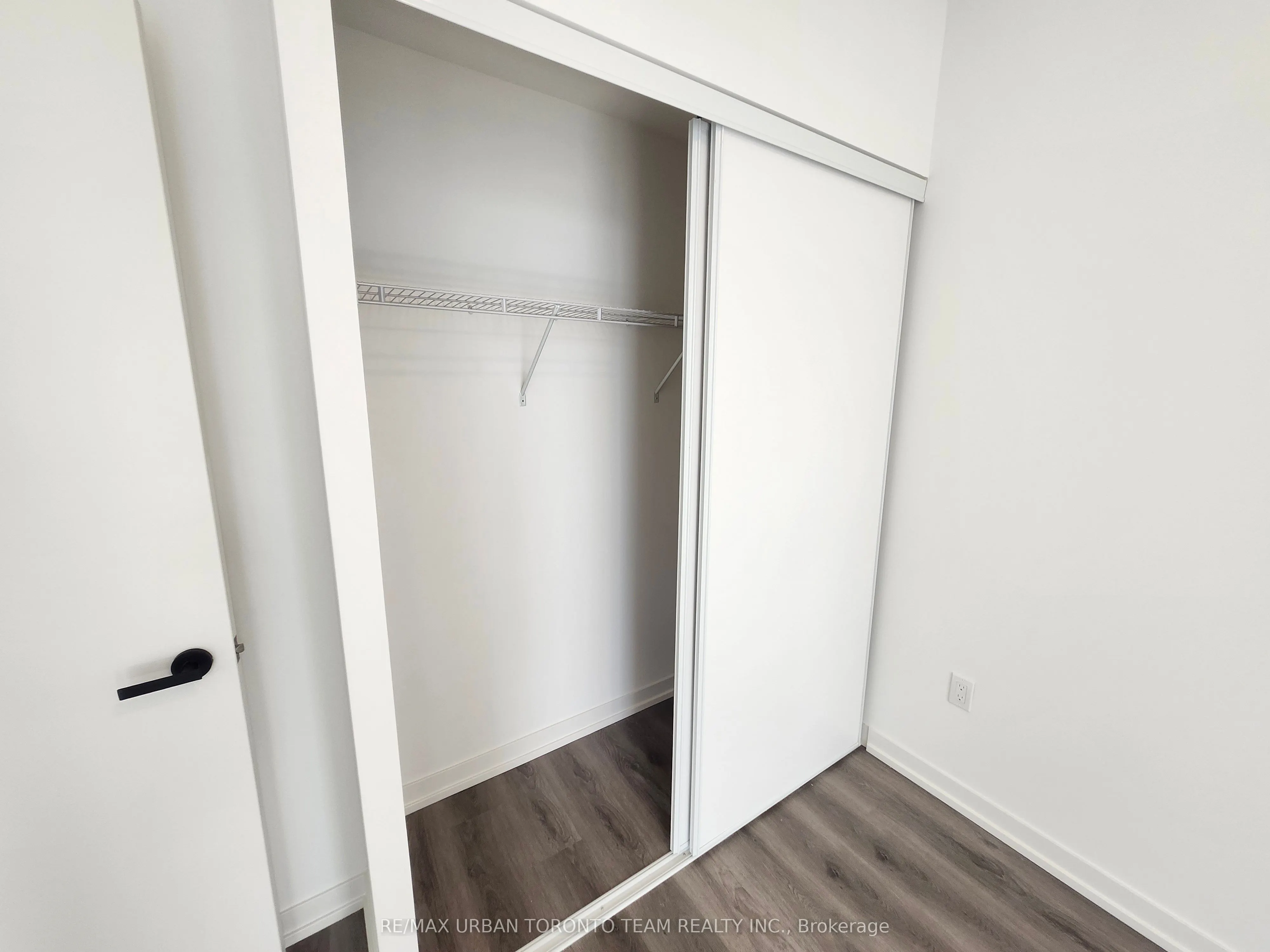 28 Interchange Way, #1215