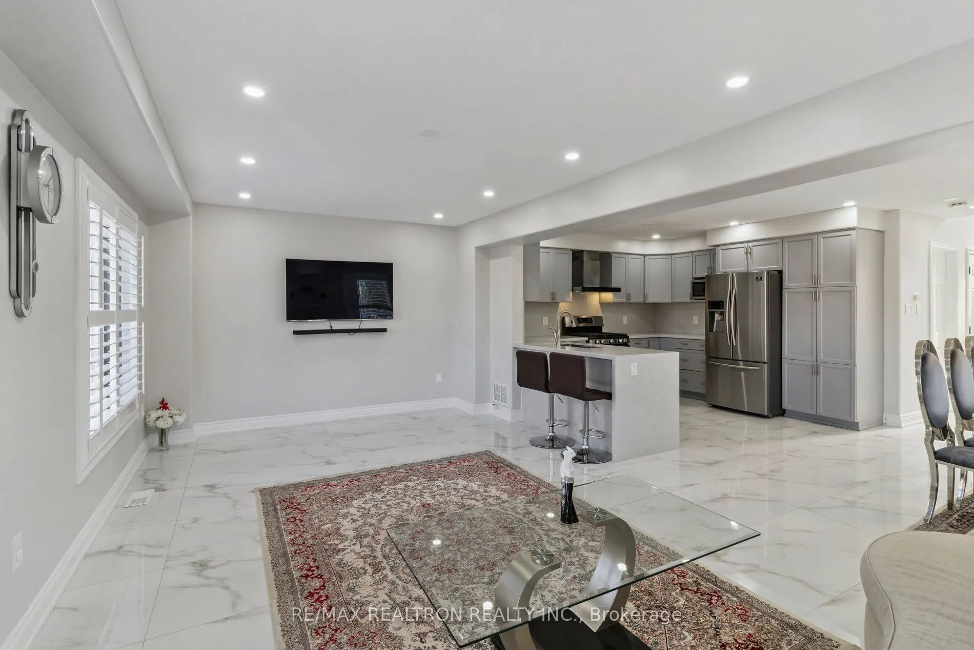 45 Irwin Crescent