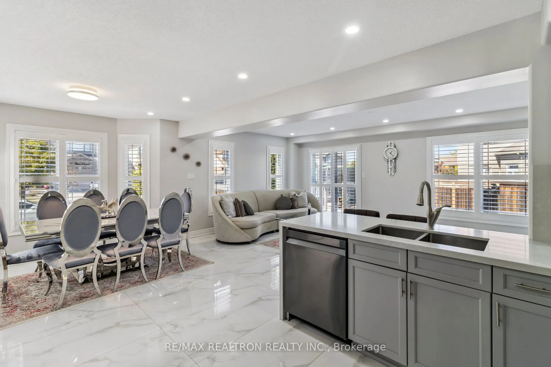 45 Irwin Crescent