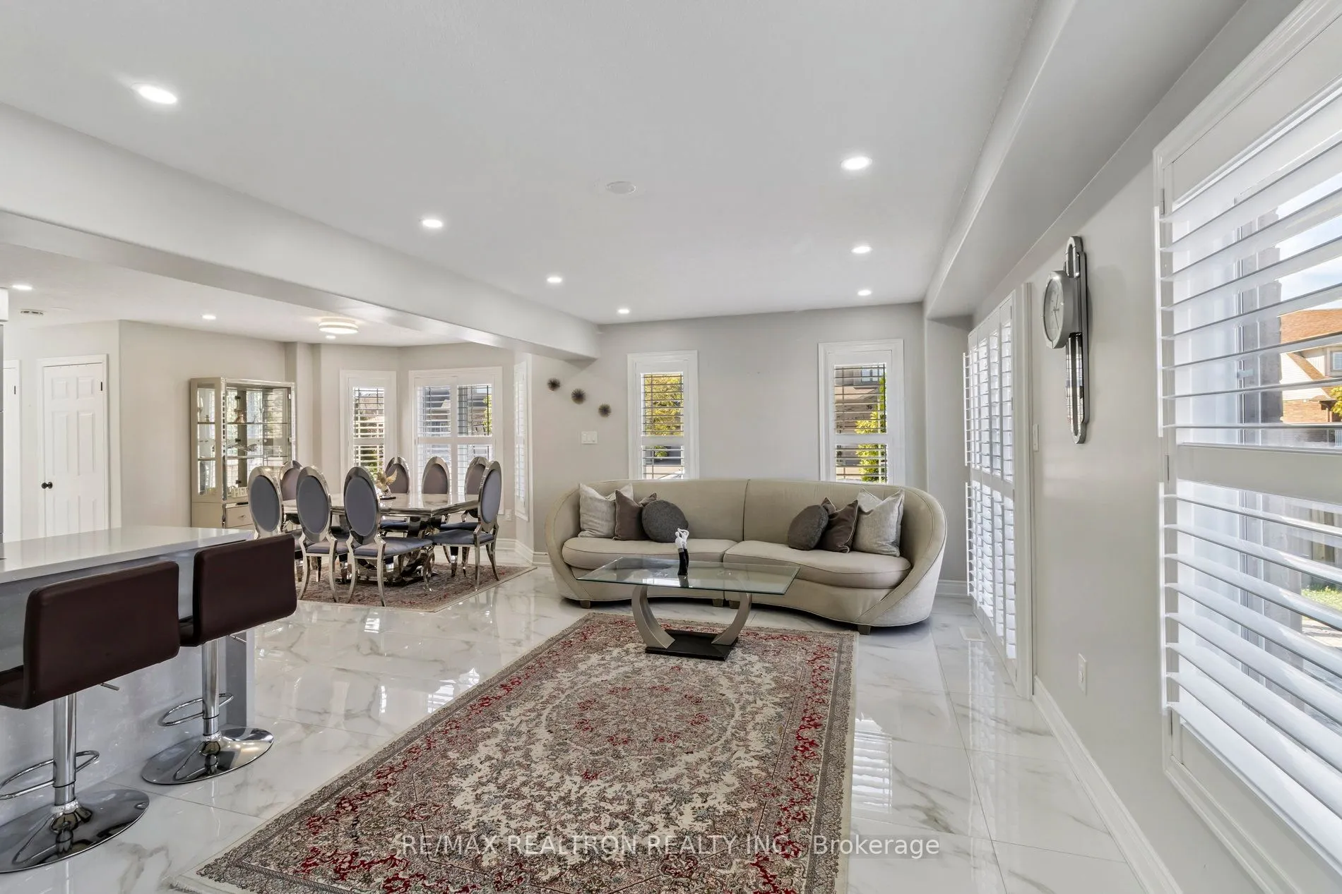 45 Irwin Crescent