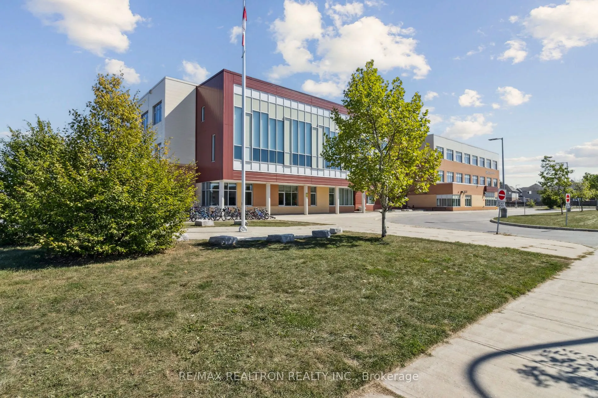 45 Irwin Crescent