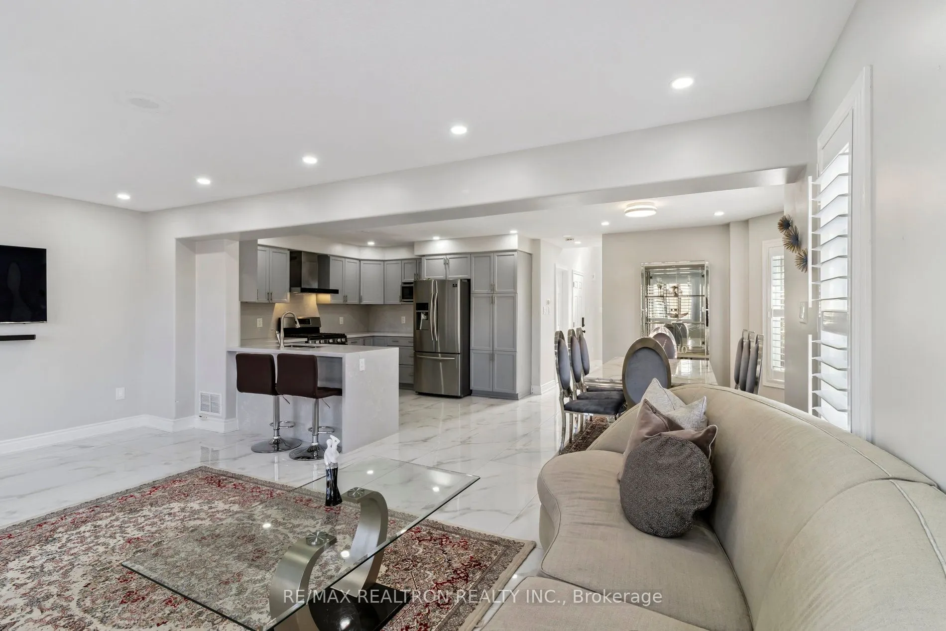 45 Irwin Crescent