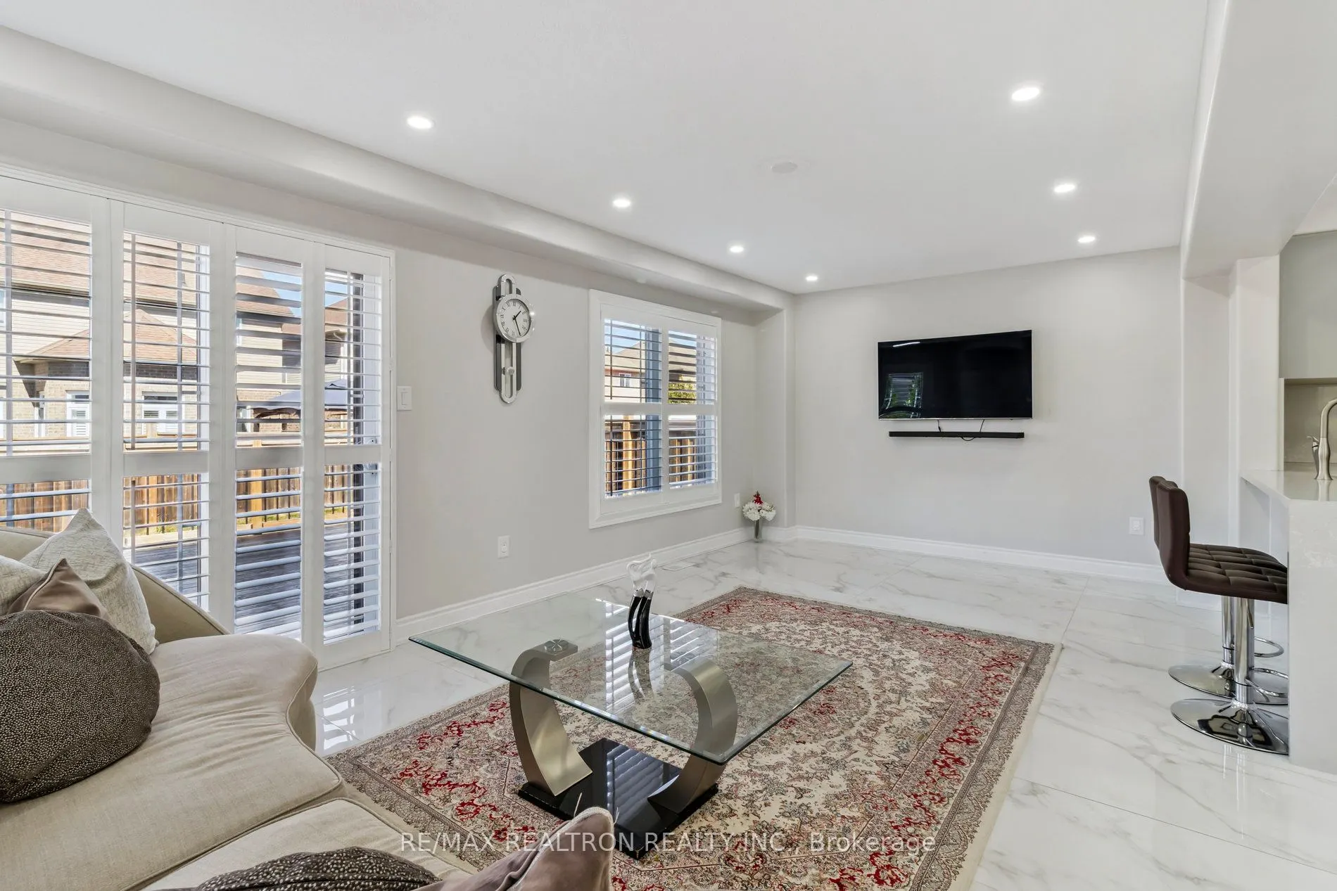 45 Irwin Crescent