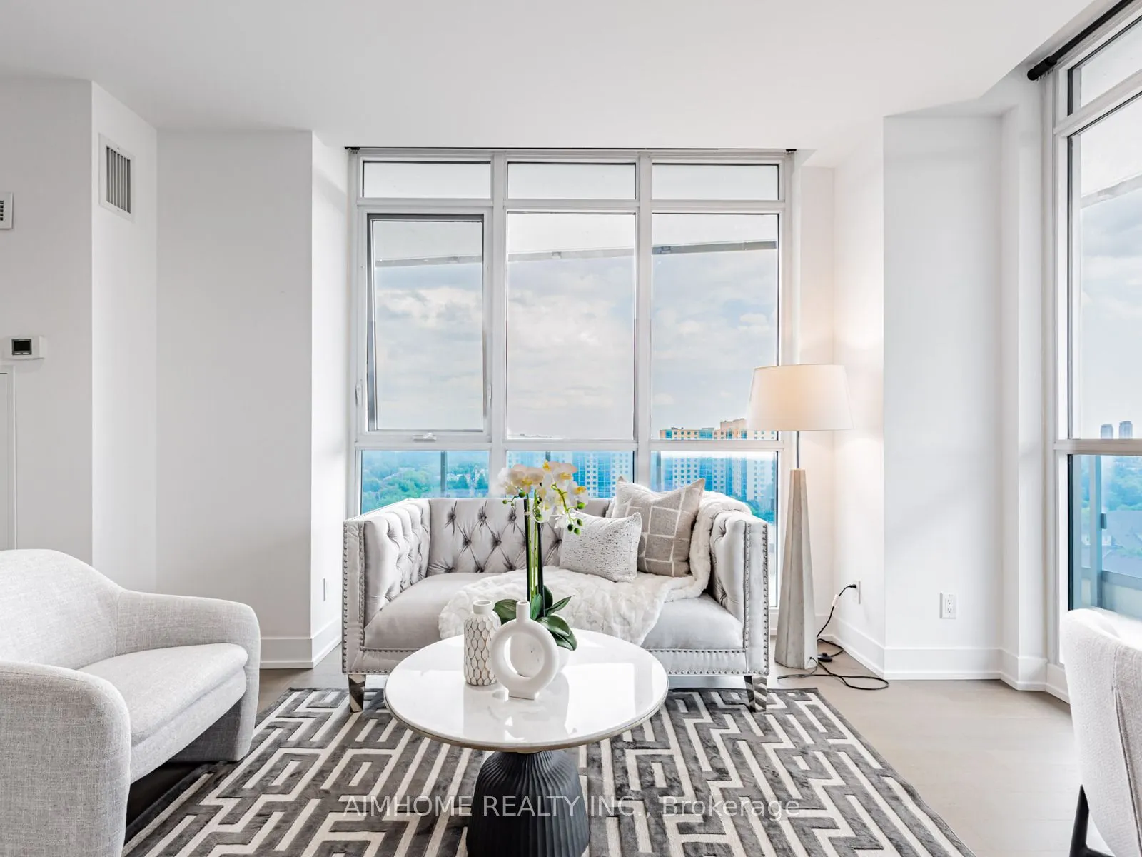 9471 Yonge Street, #1202