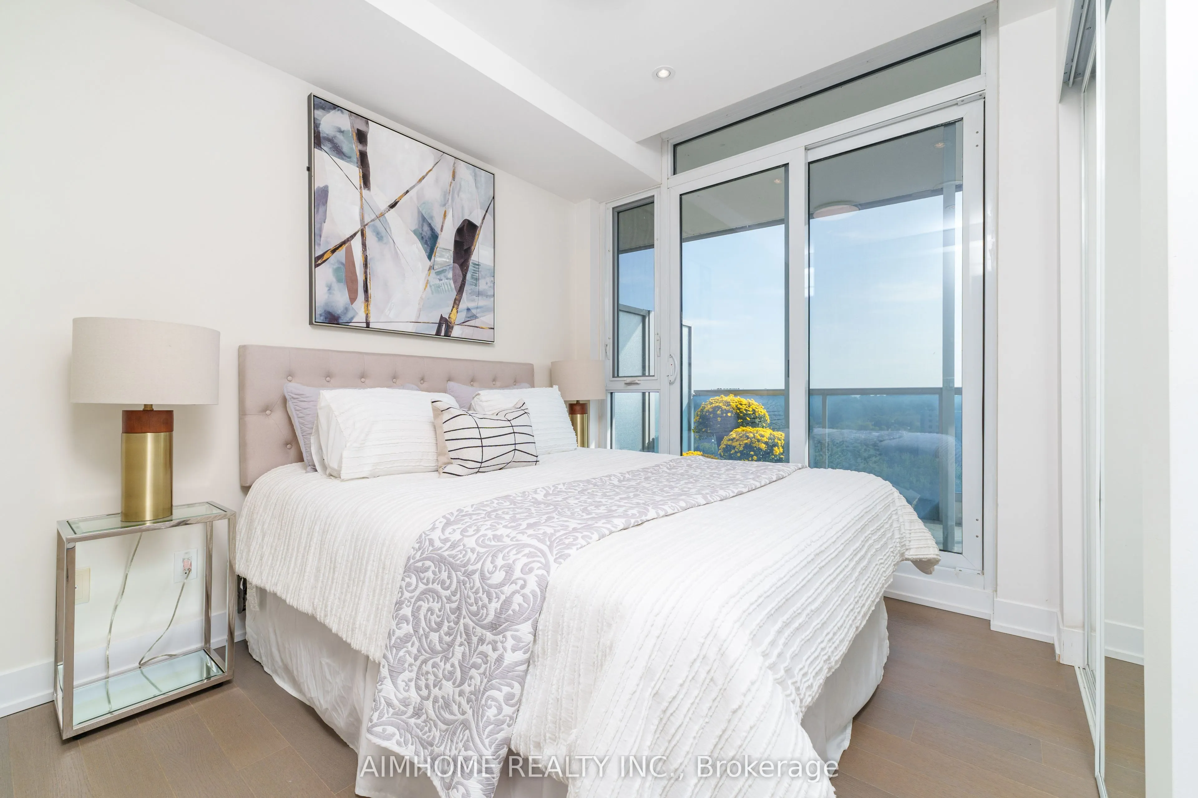 9471 Yonge Street, #1202