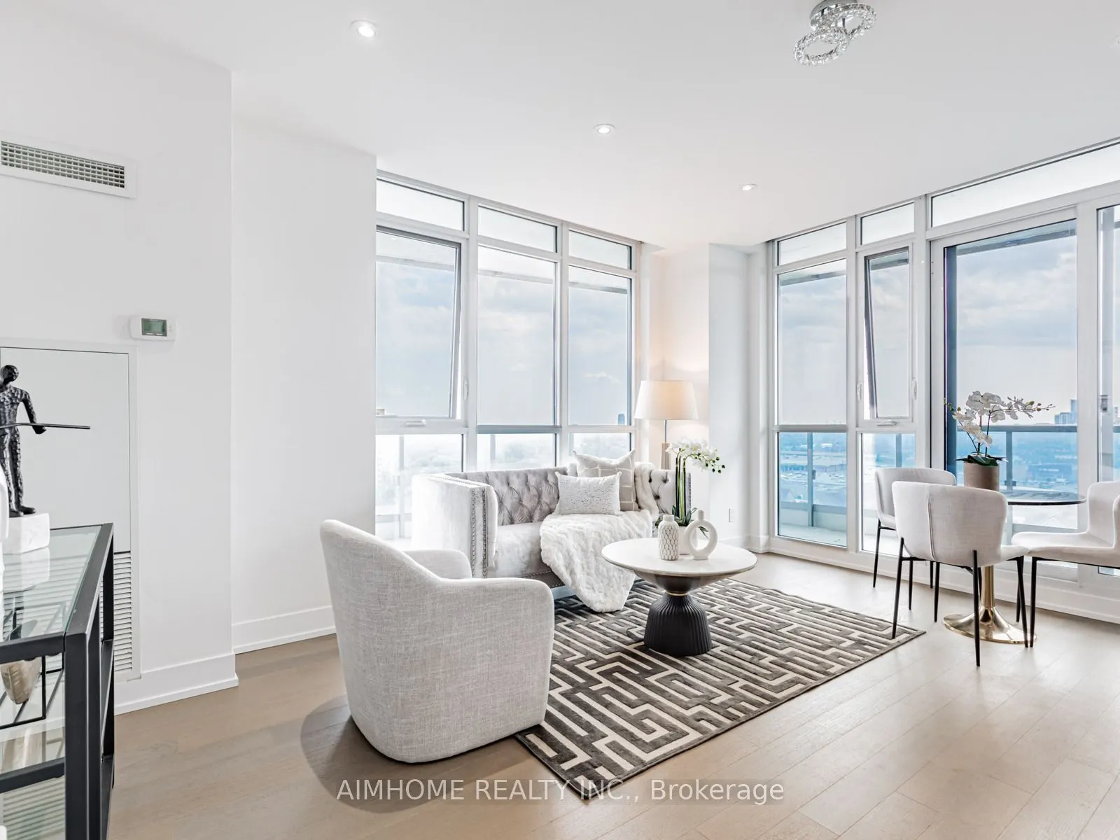 9471 Yonge Street, #1202