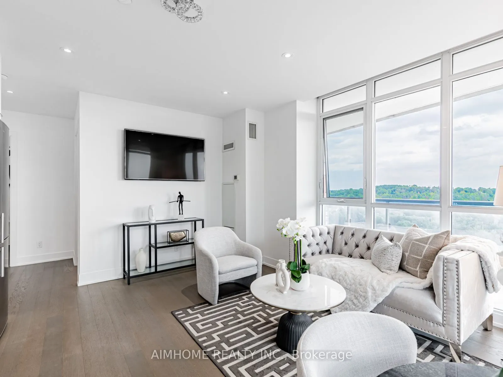 9471 Yonge Street, #1202