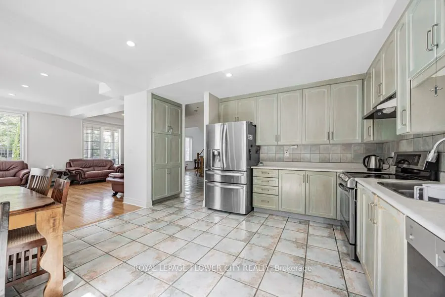 73 Hollywood Hill Circle