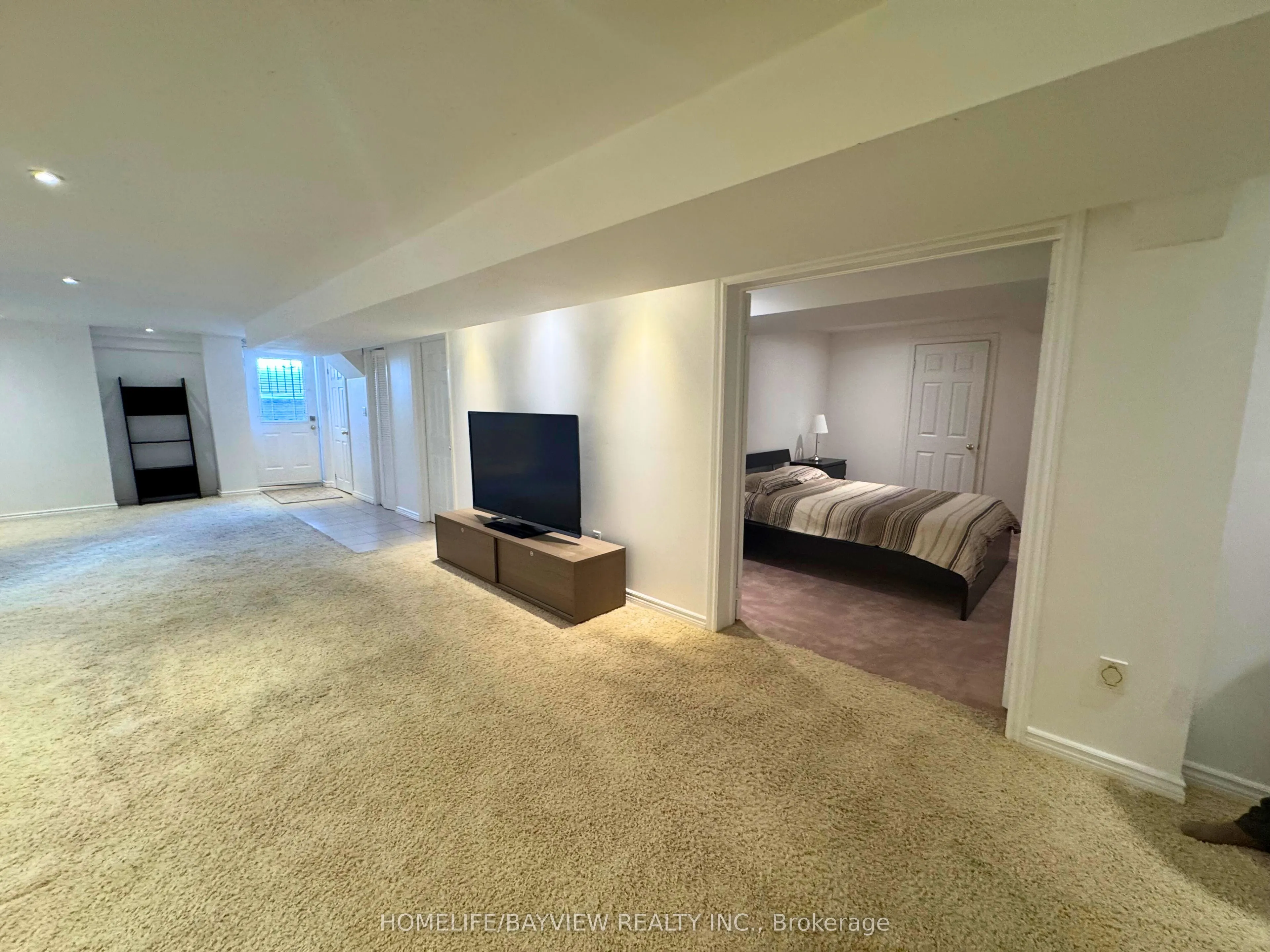 36 Hunterwood Chase, #Lower