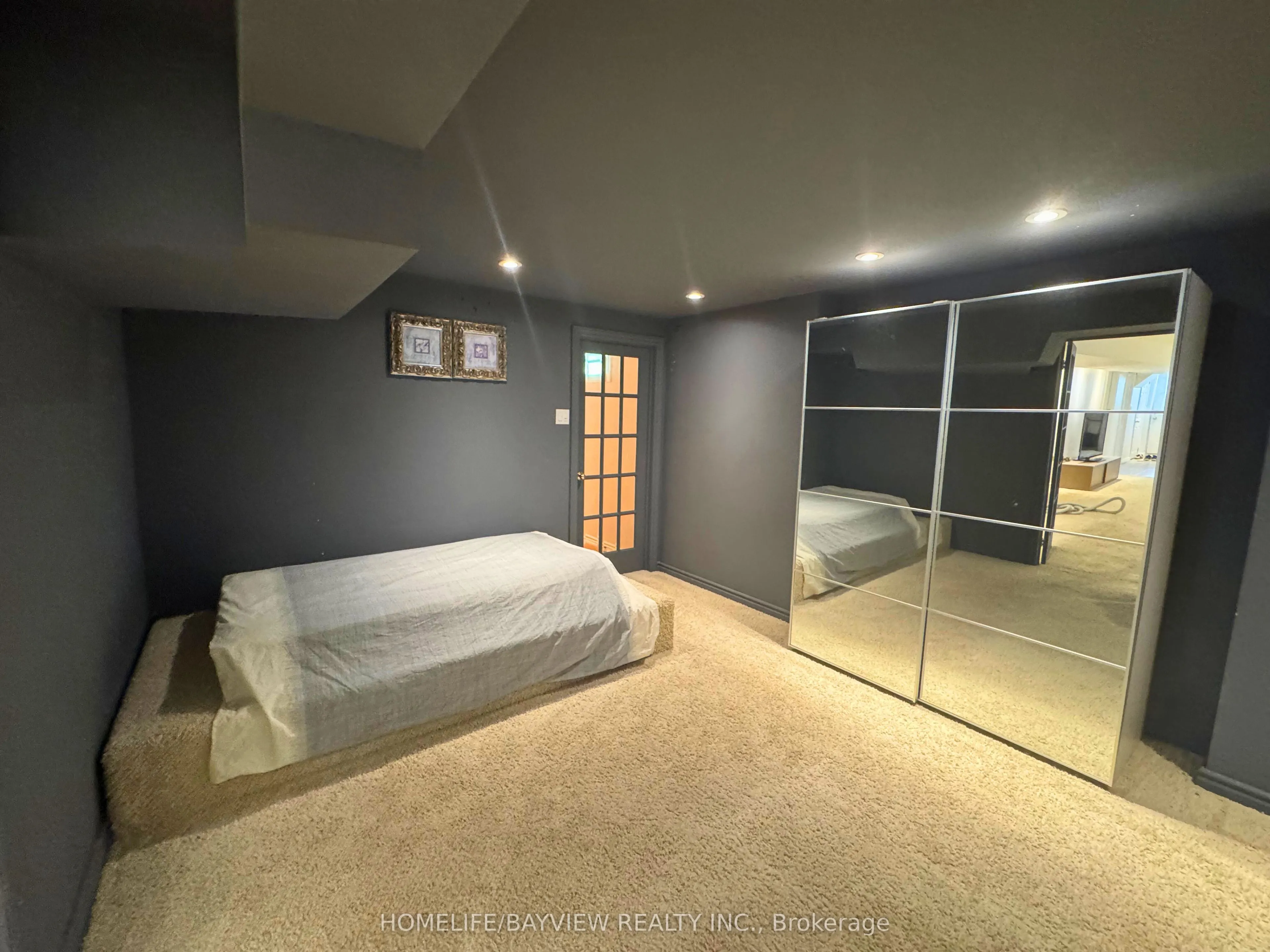 36 Hunterwood Chase, #Lower