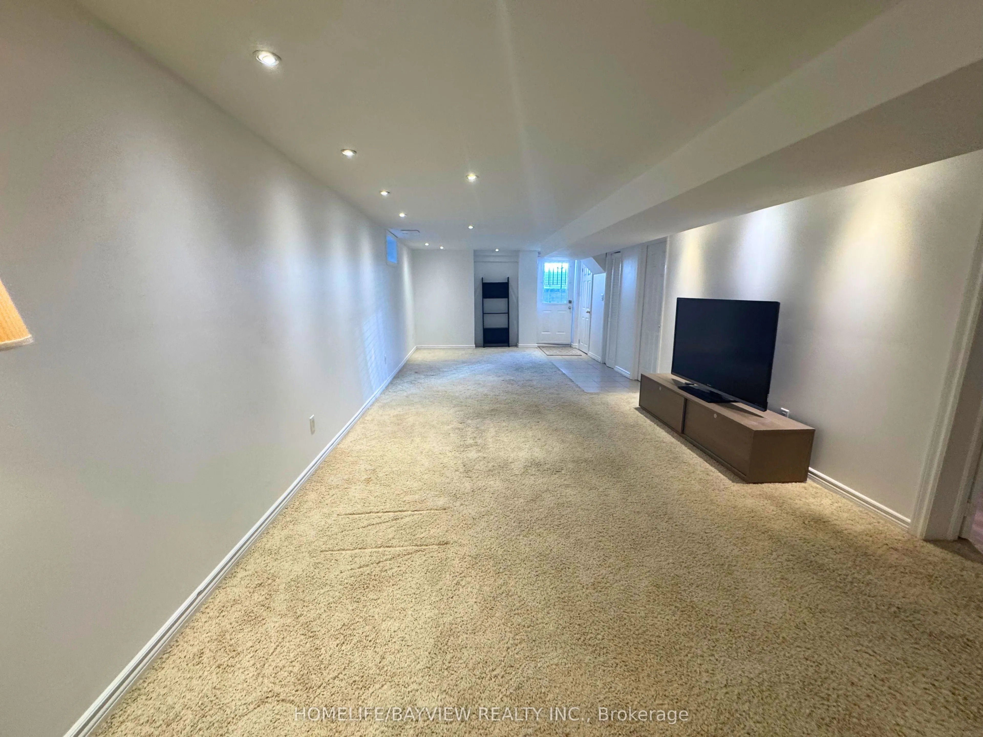 36 Hunterwood Chase, #Lower