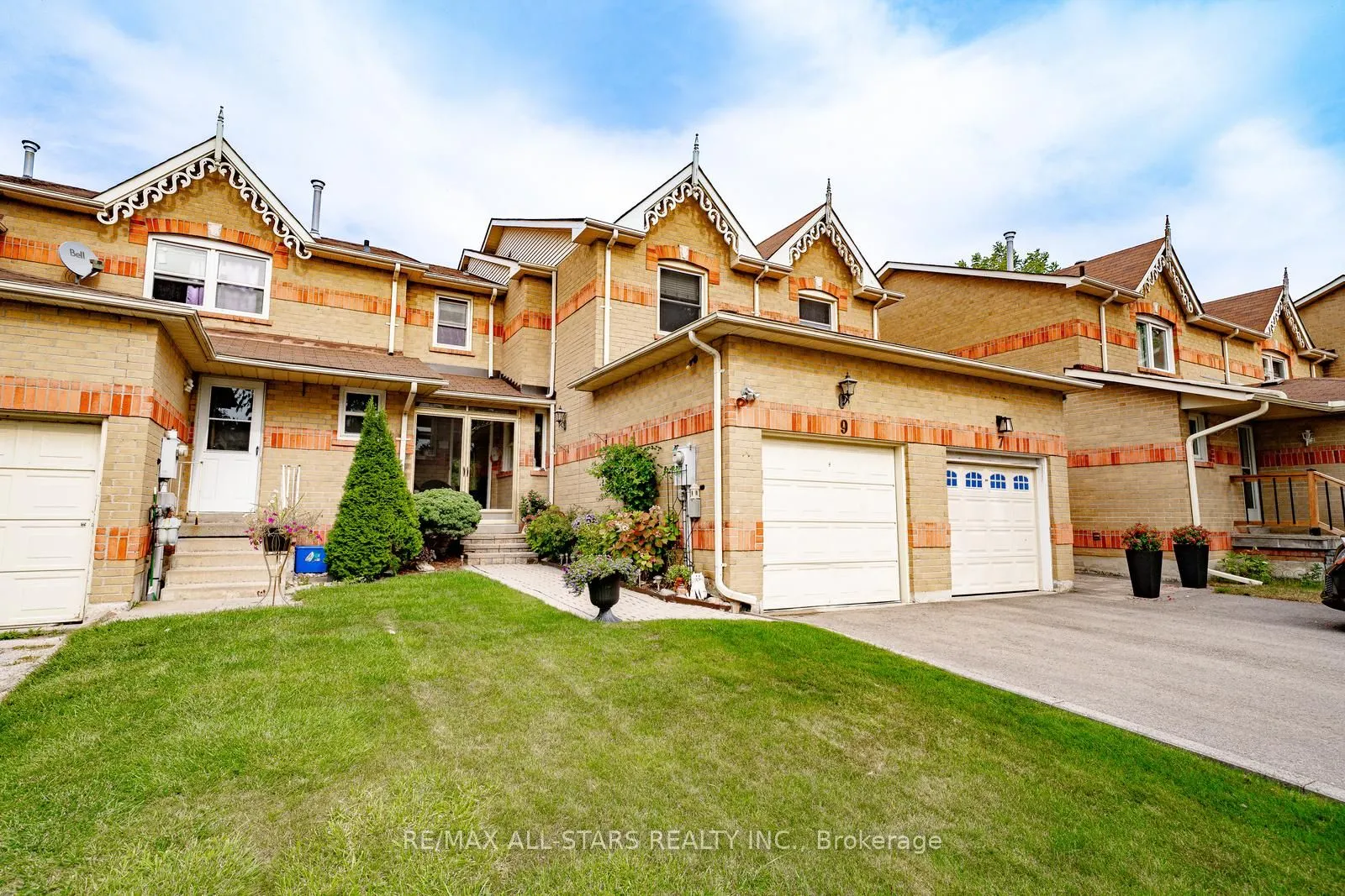 9 Steepleview Crescent