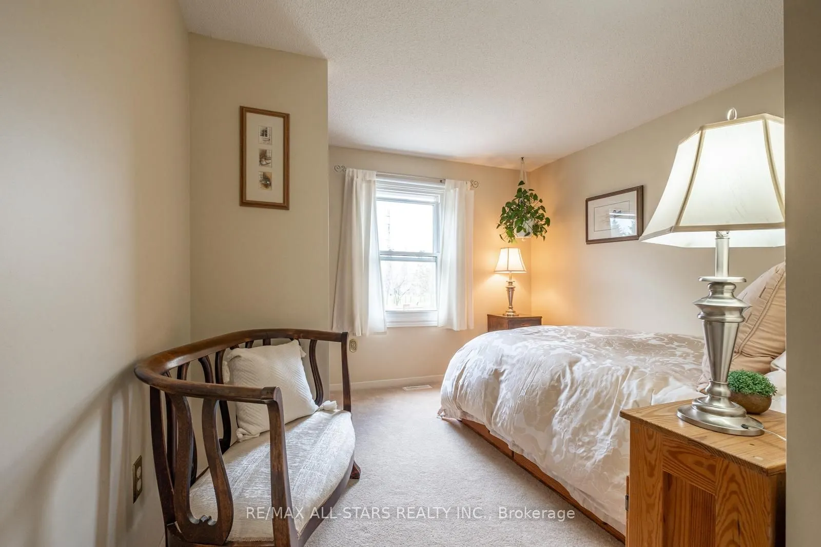 9 Steepleview Crescent