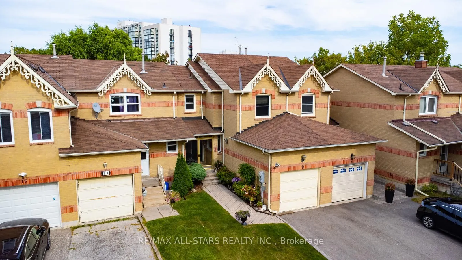 9 Steepleview Crescent
