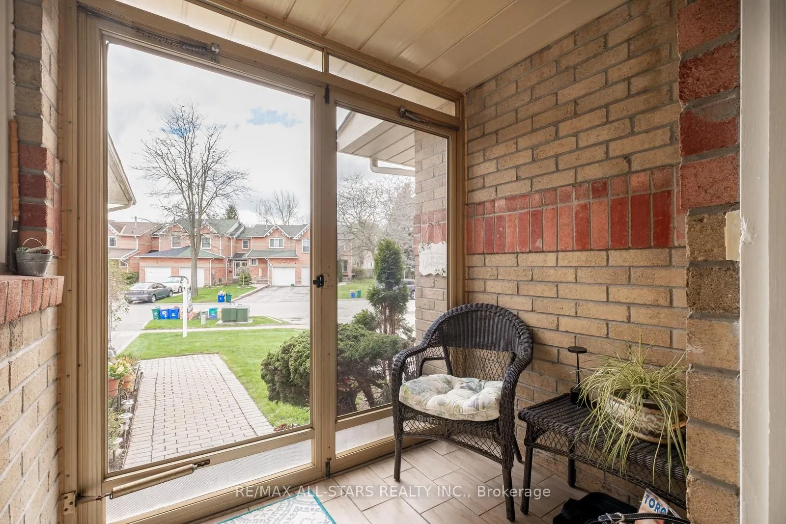 9 Steepleview Crescent