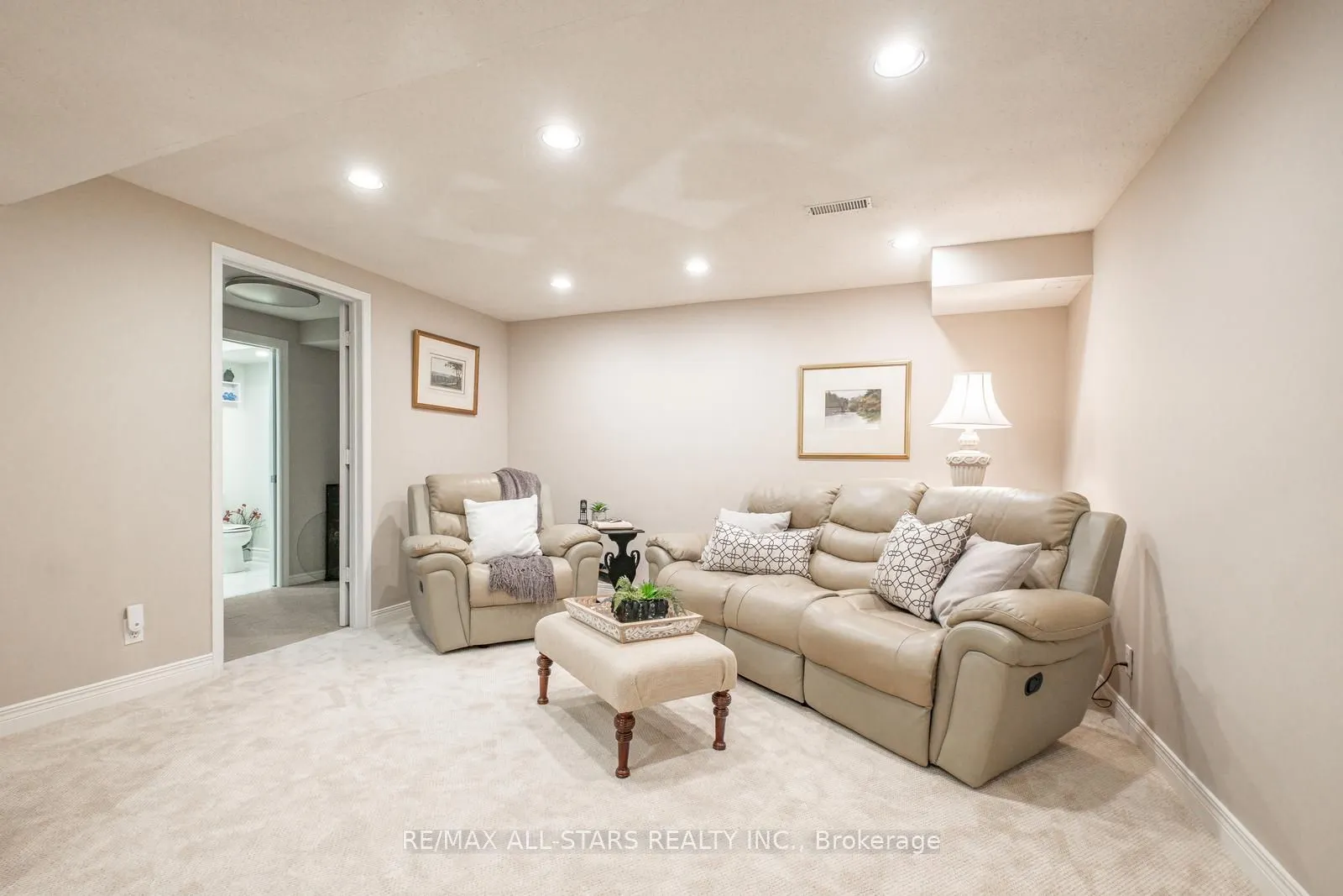 9 Steepleview Crescent