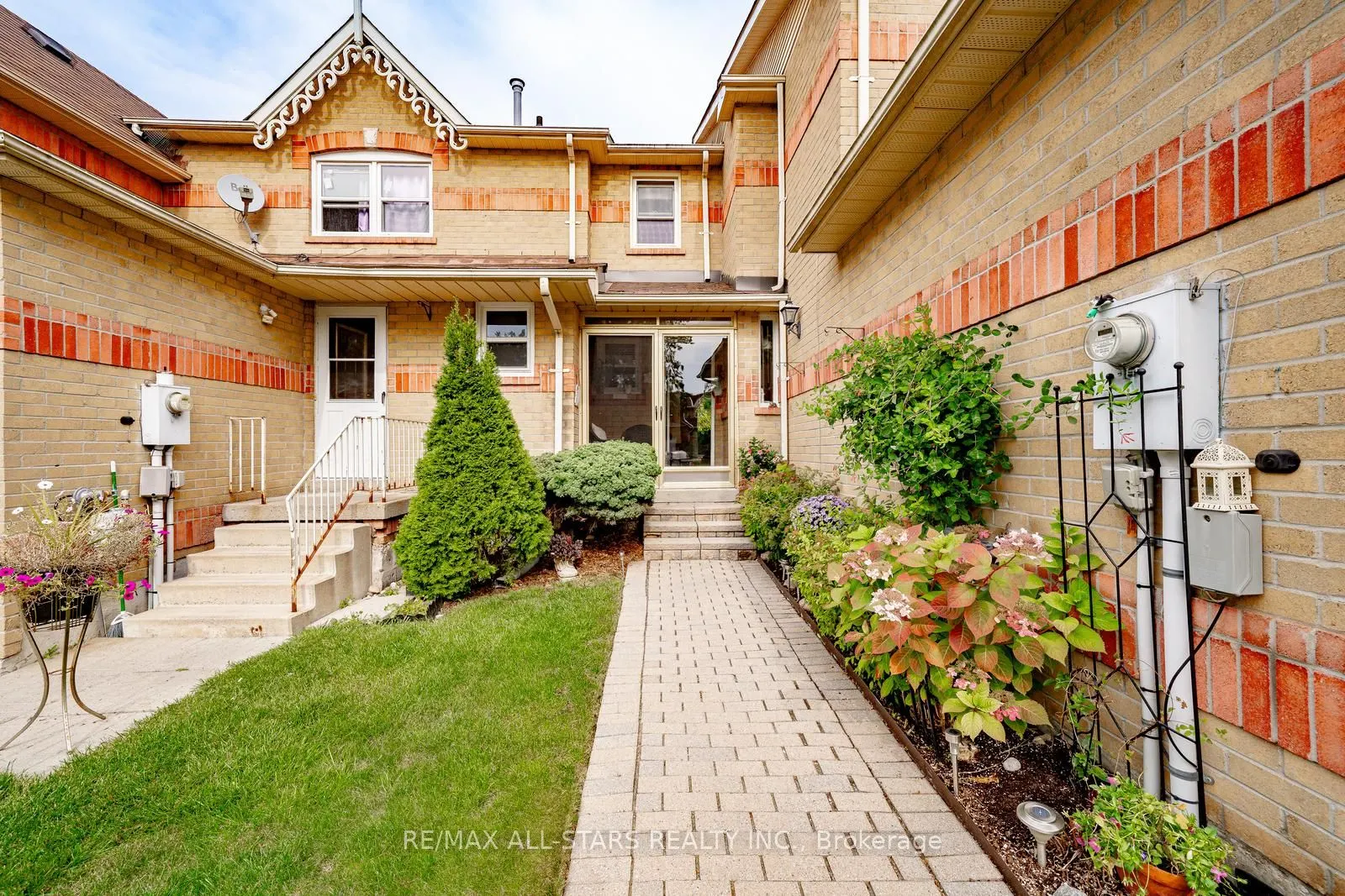 9 Steepleview Crescent