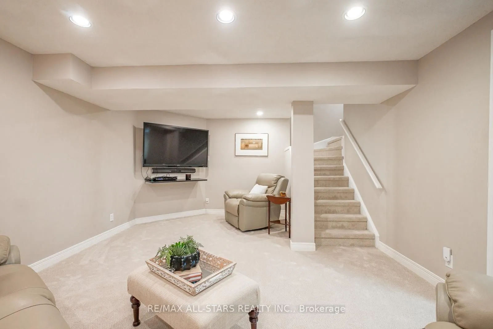 9 Steepleview Crescent
