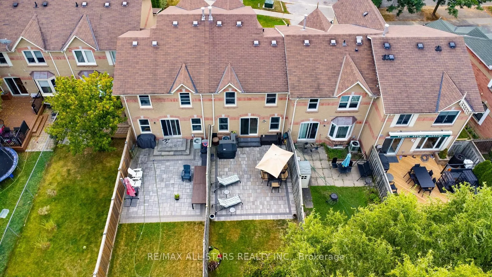 9 Steepleview Crescent