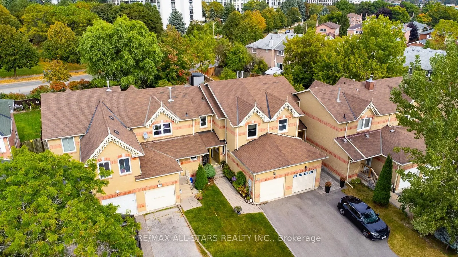 9 Steepleview Crescent