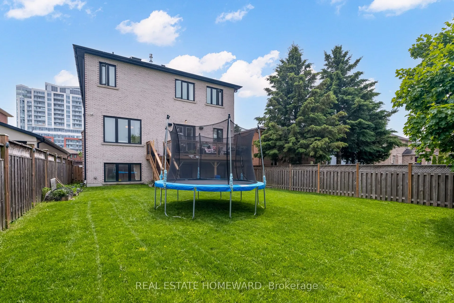 6 Mackay Drive