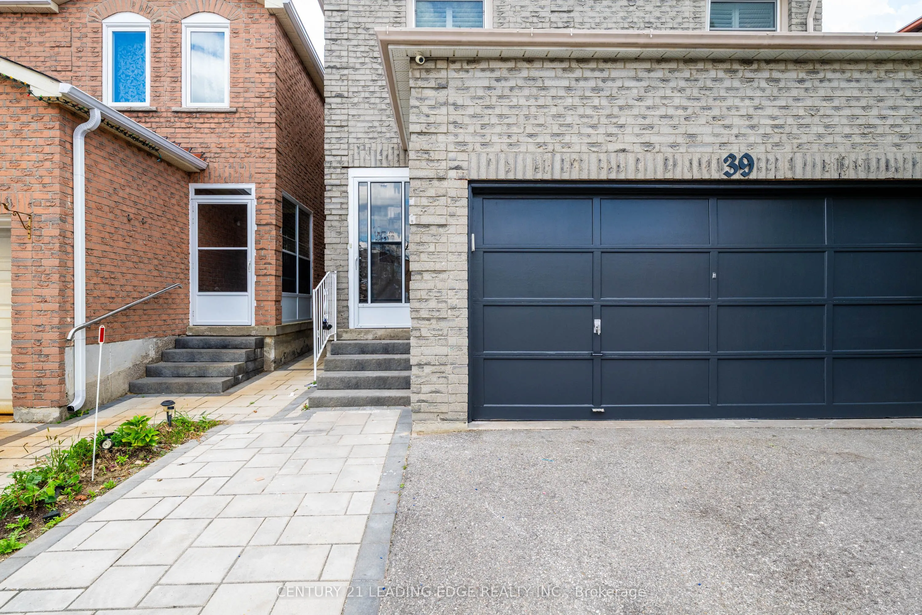 39 Lavron Court