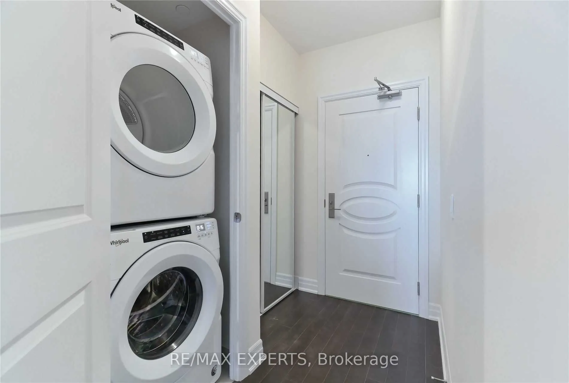 9085 Jane Street, #907