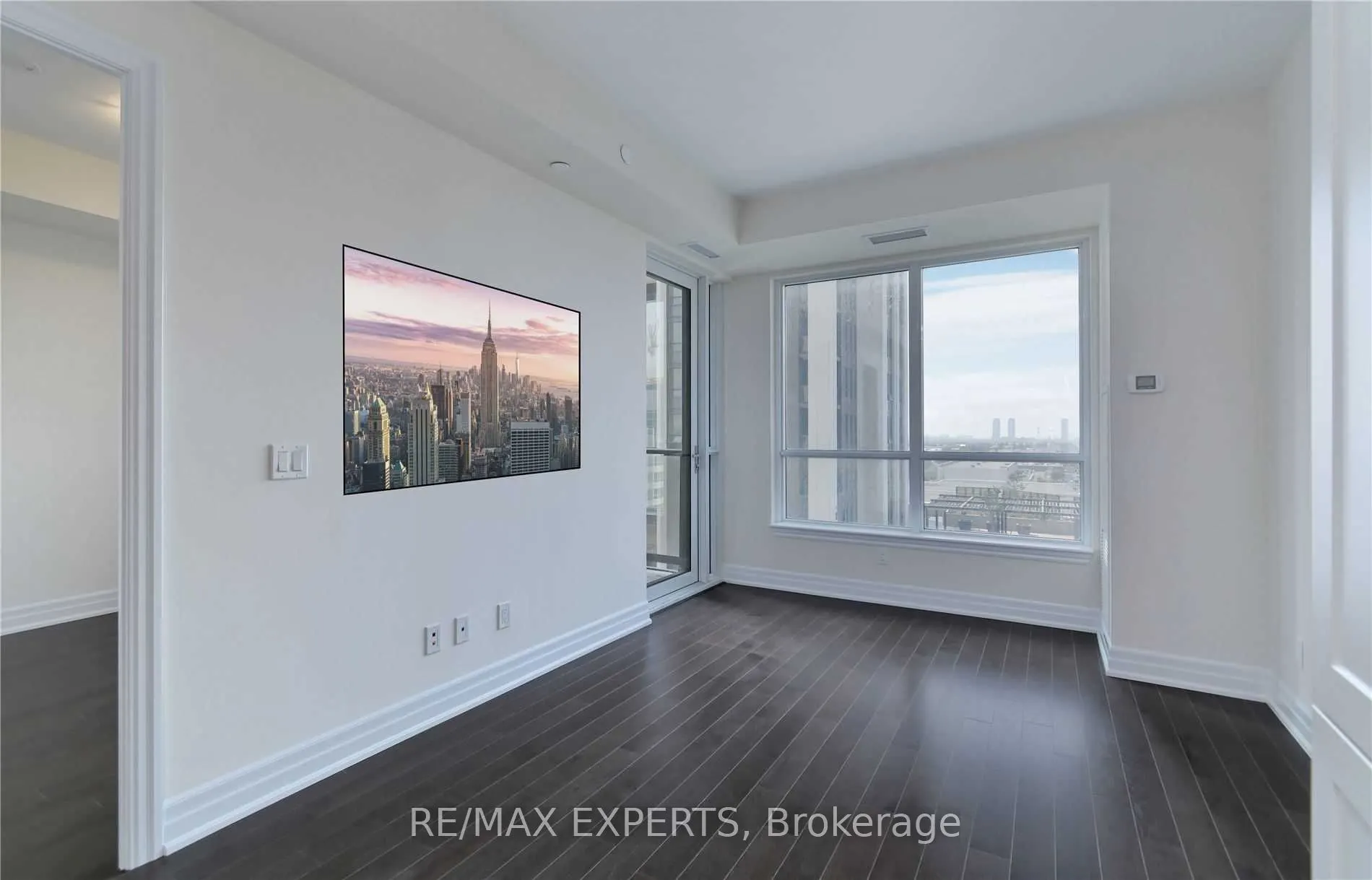 9085 Jane Street, #907