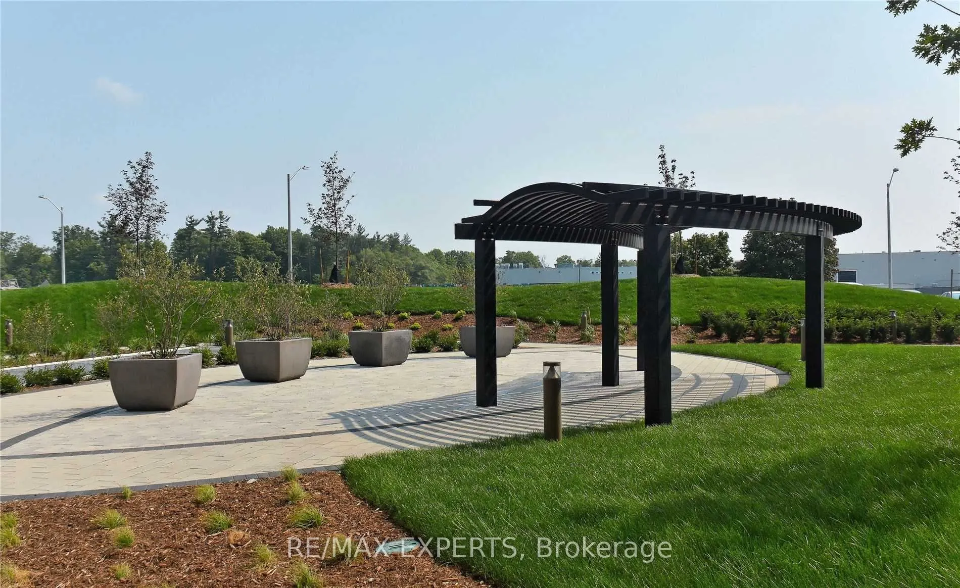 9085 Jane Street, #907