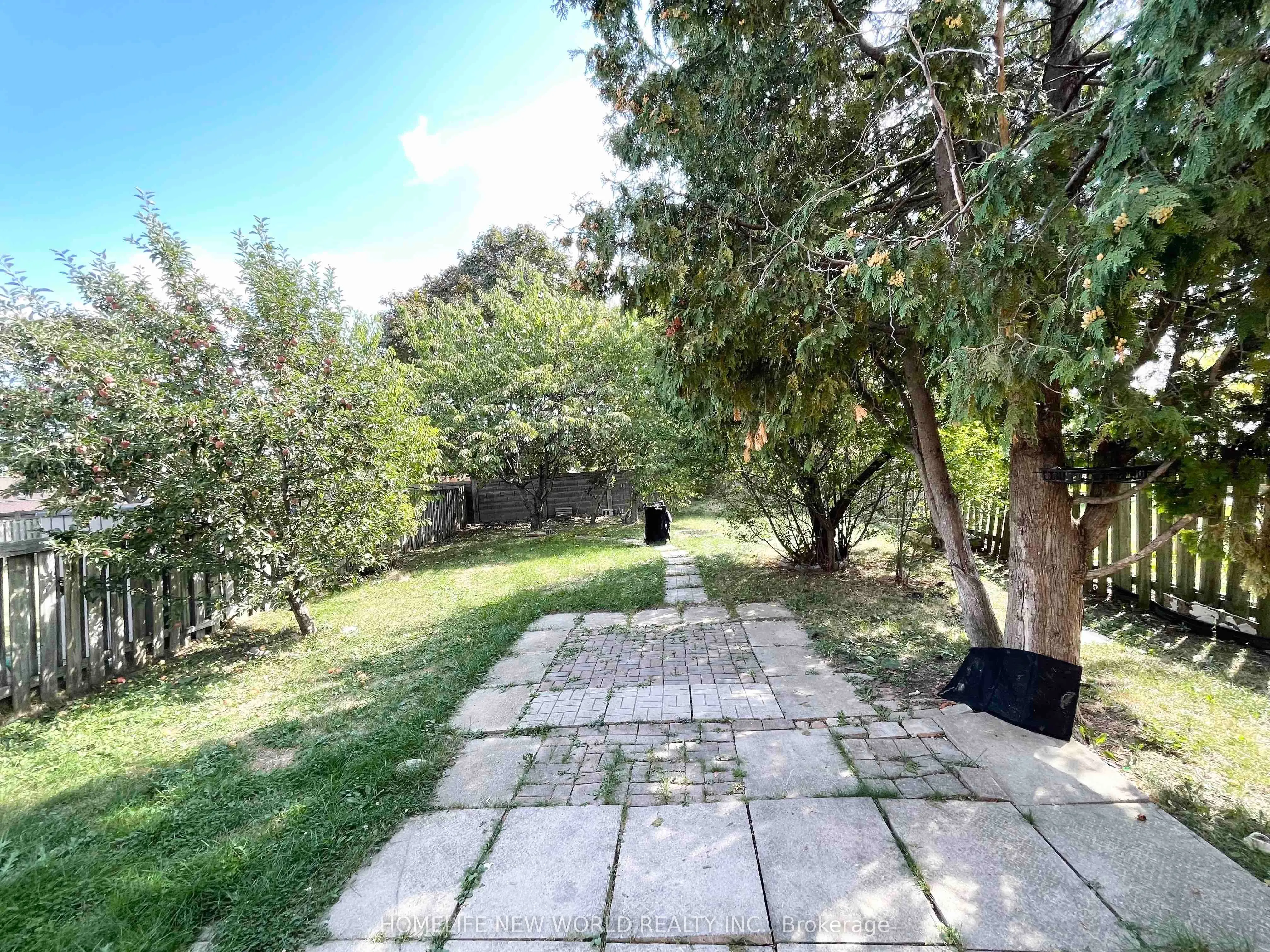 15 Duxford Crescent