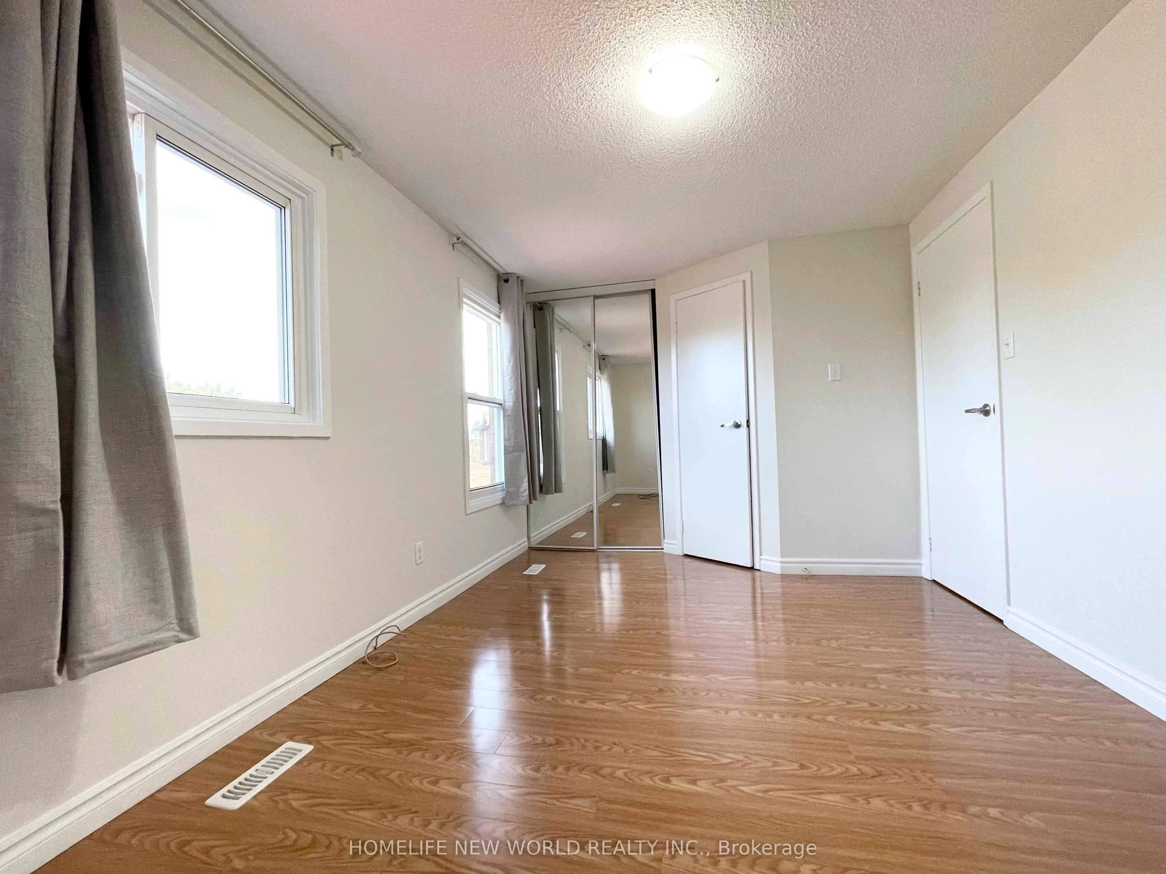 15 Duxford Crescent